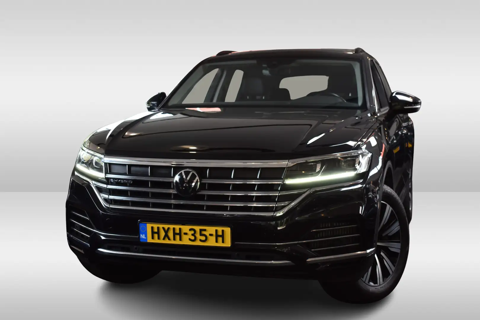 Volkswagen Touareg 3.0 TSi E-HYBRID 4MOTION ELEGANCE CAMERA/PANORAMAD Black - 2