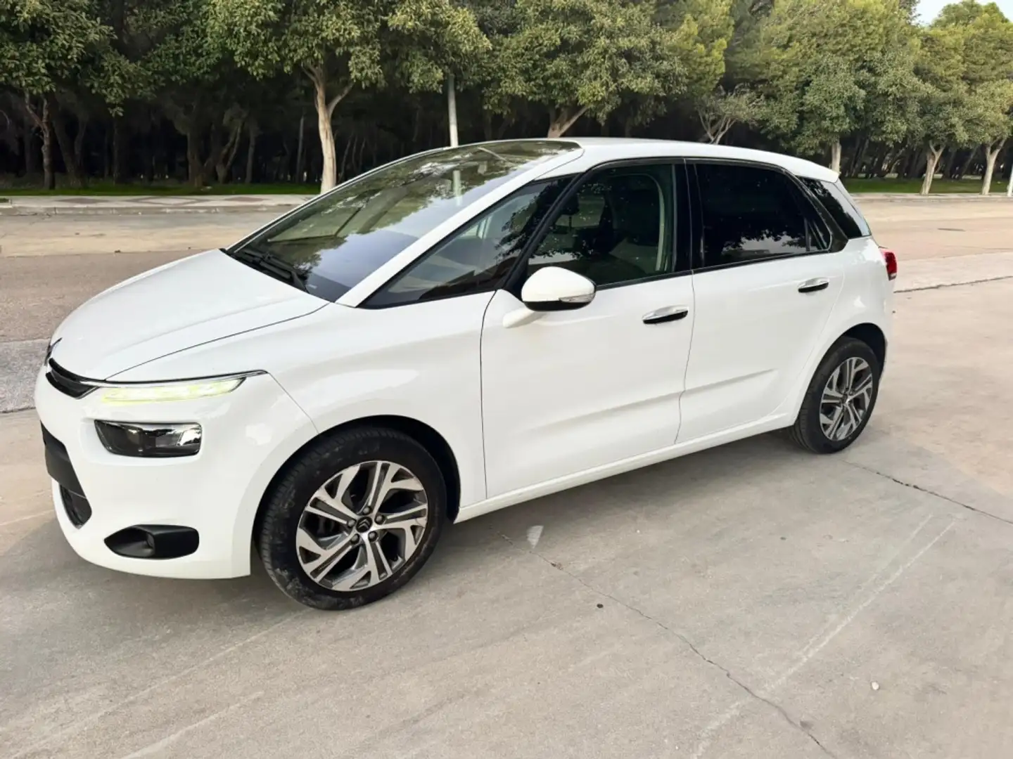 Citroen C4 Grand Picasso 1.2 PT. S&S Intensive Plus Blanc - 2