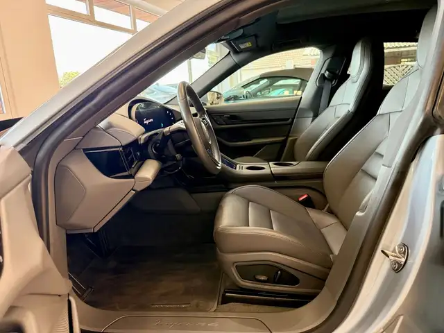Porsche Taycan view 7