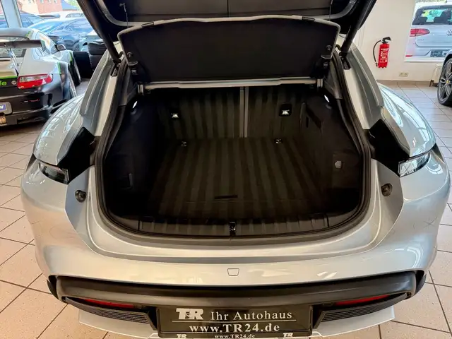 Porsche Taycan view 9
