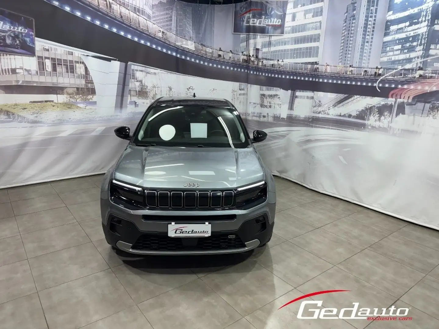 Jeep Avenger 1.2 Turbo 100 CV Summit FULL-LED NAVI Gris - 2