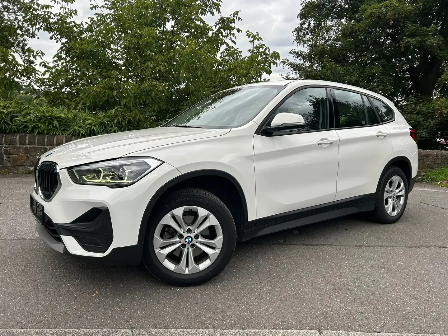 BMW X1 X1 sDrive18d Aut./LED/Navi/R-Kamera/1.Hand Blanc - 1