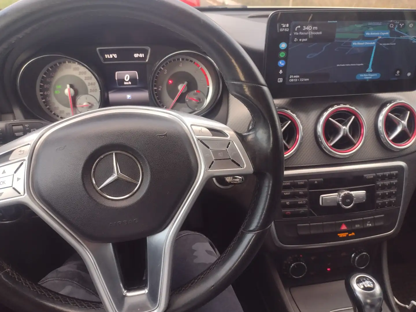 Mercedes-Benz GLA 200 d (cdi) Premium - 1