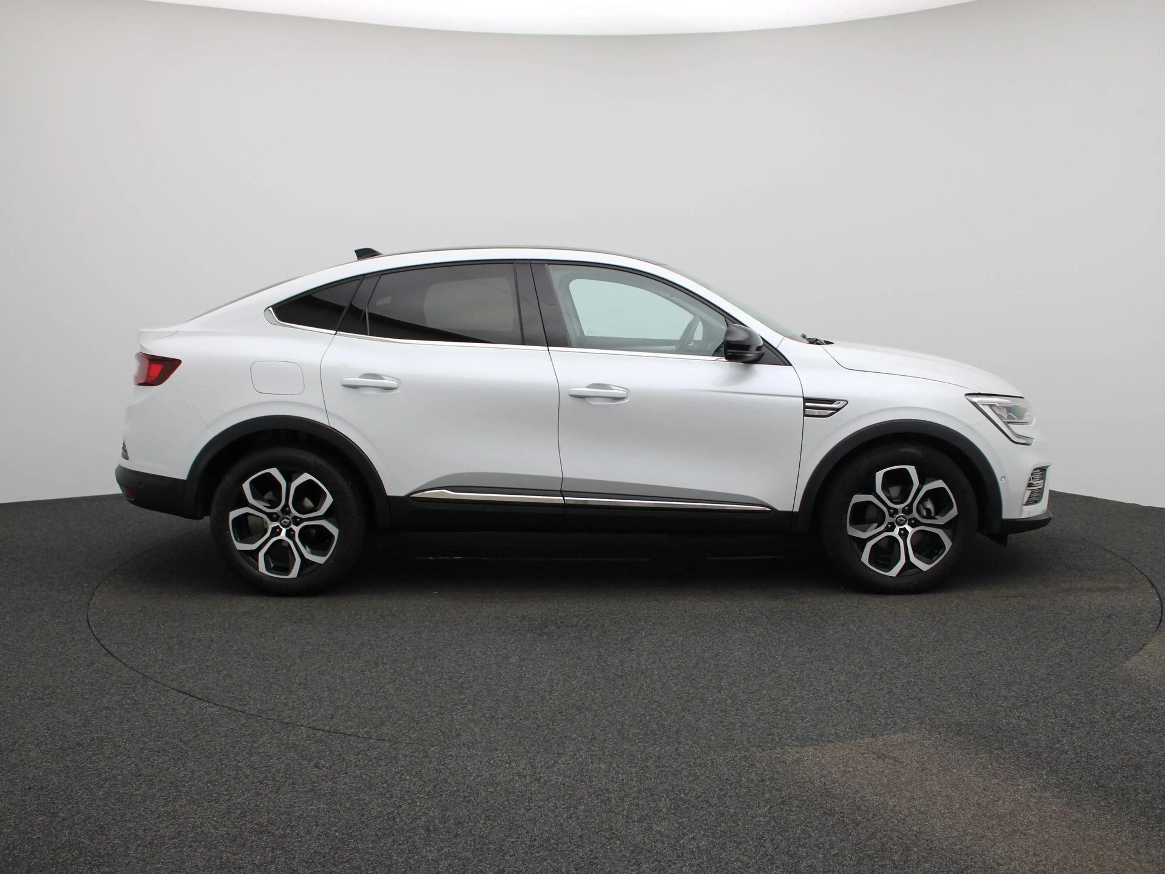 Renault Arkana 1.6 E-Tech Hybrid 145 Intens Trekhaak | Navigatie — photo 6