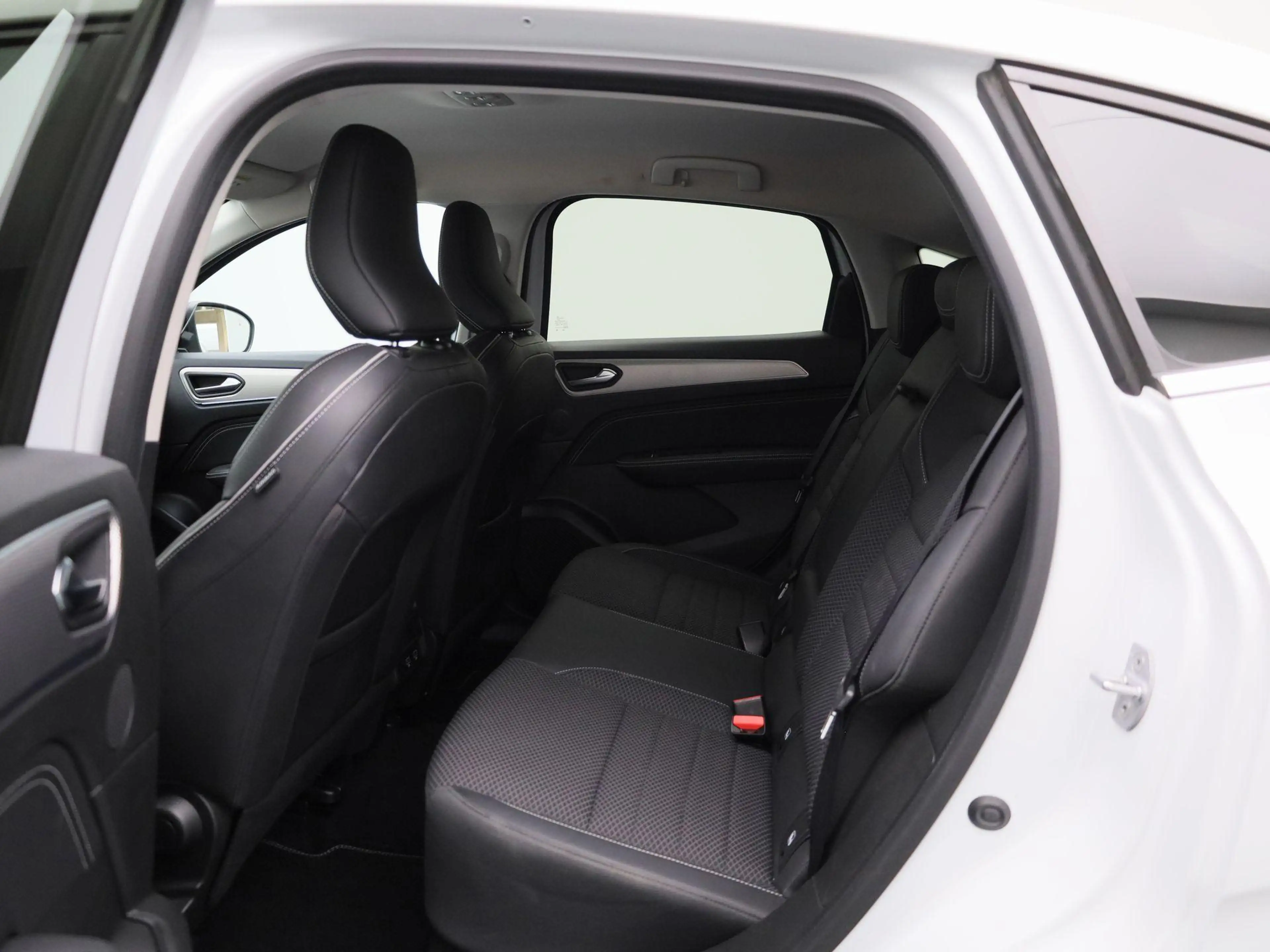 Renault Arkana 1.6 E-Tech Hybrid 145 Intens Trekhaak | Navigatie — photo 10