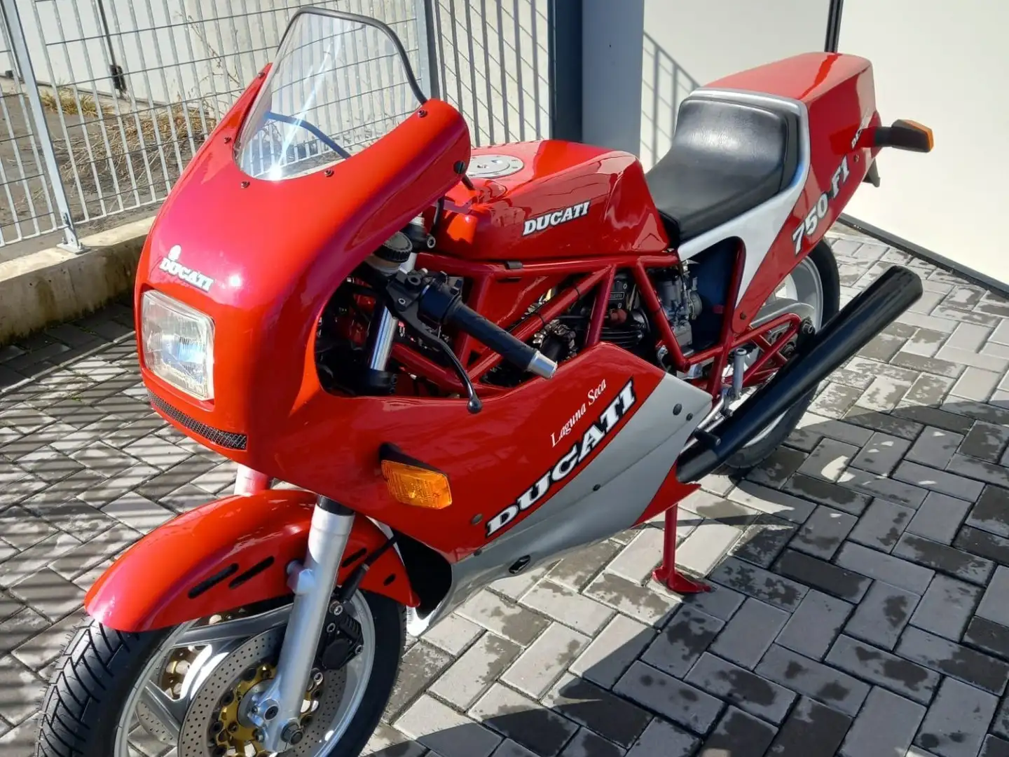 Ducati 750 F1 Laguna Seca Rouge - 2