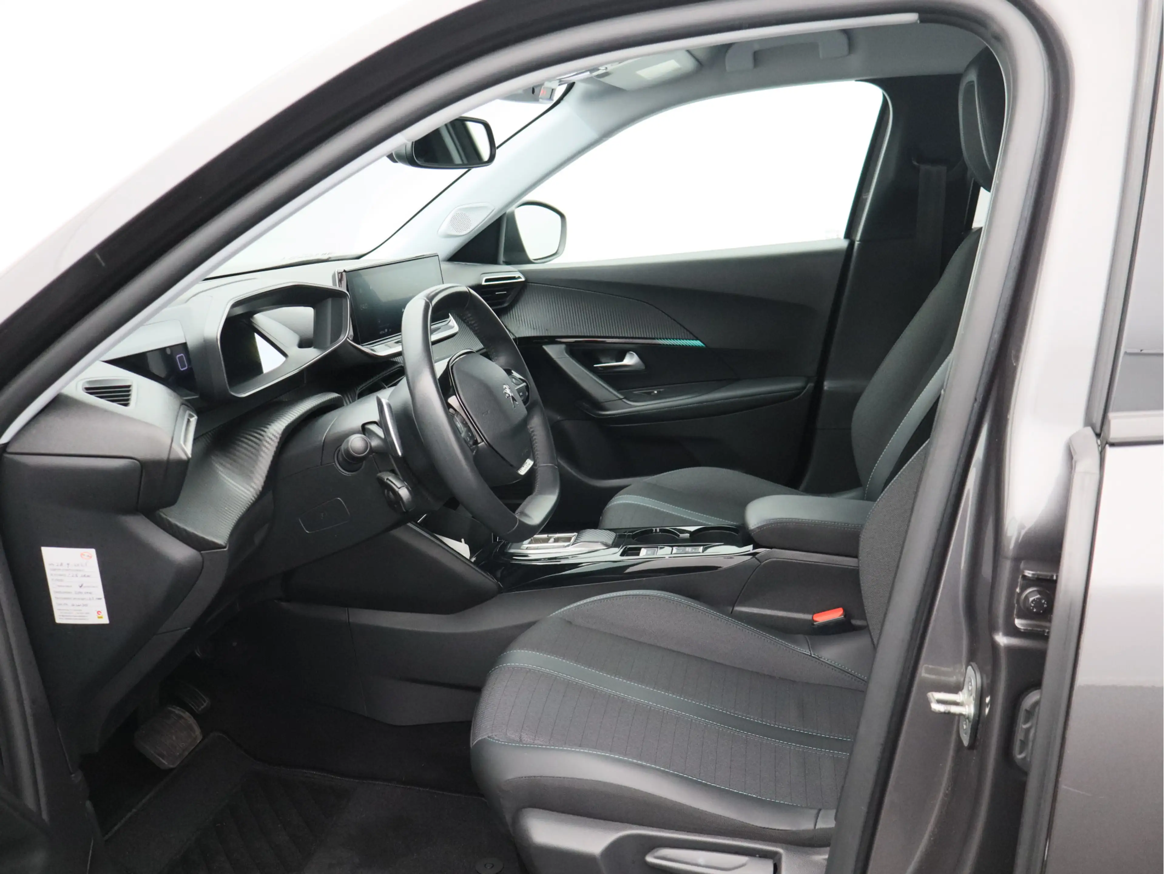 Peugeot 2008 1.2 PureTech Allure Pack/ automaat/ trekhaak! — photo 5