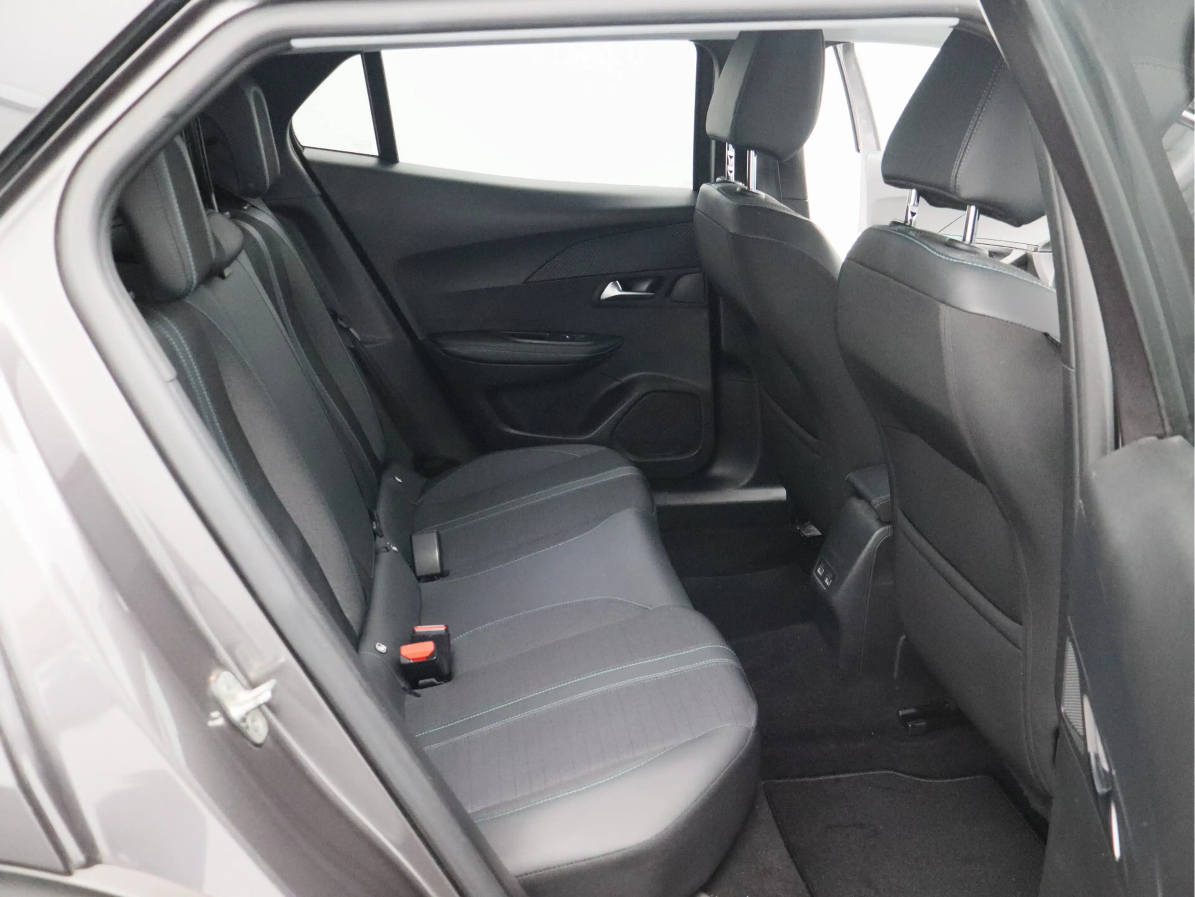 Peugeot 2008 1.2 PureTech Allure Pack/ automaat/ trekhaak! — photo 20