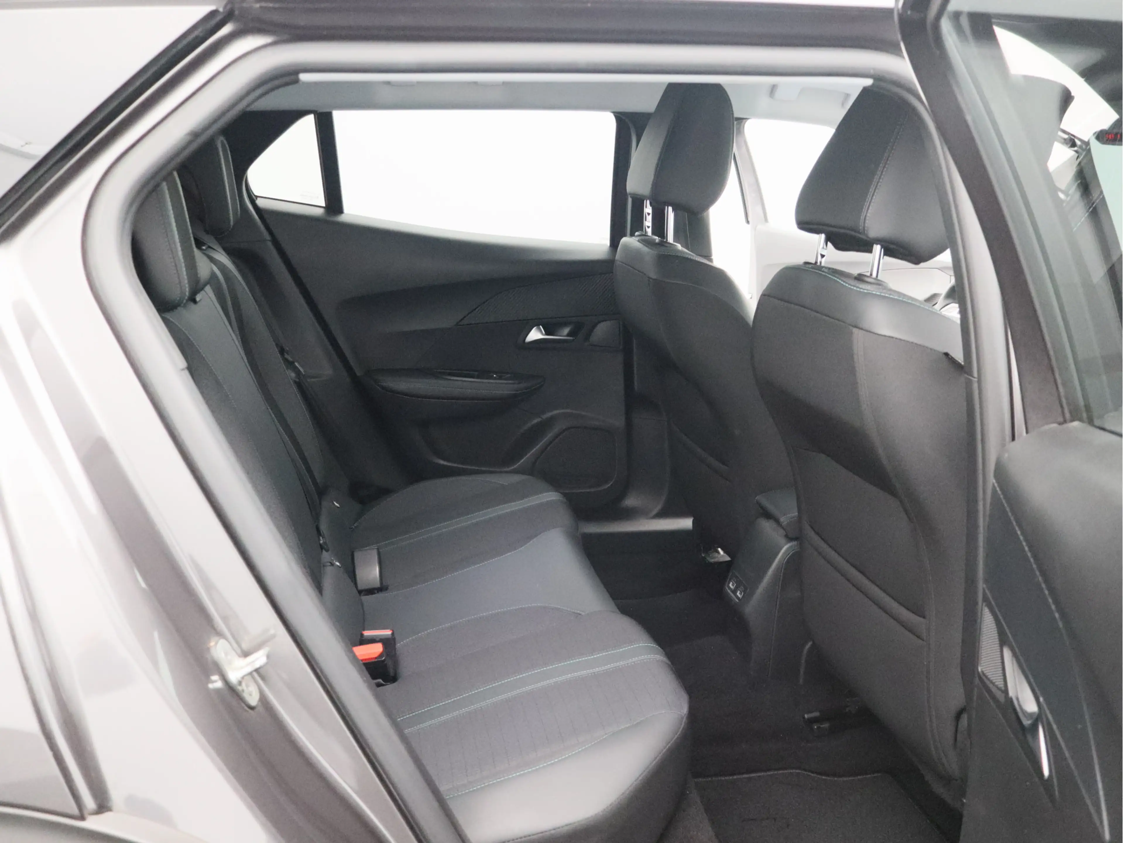 Peugeot 2008 1.2 PureTech Allure Pack/ automaat/ trekhaak! — photo 23
