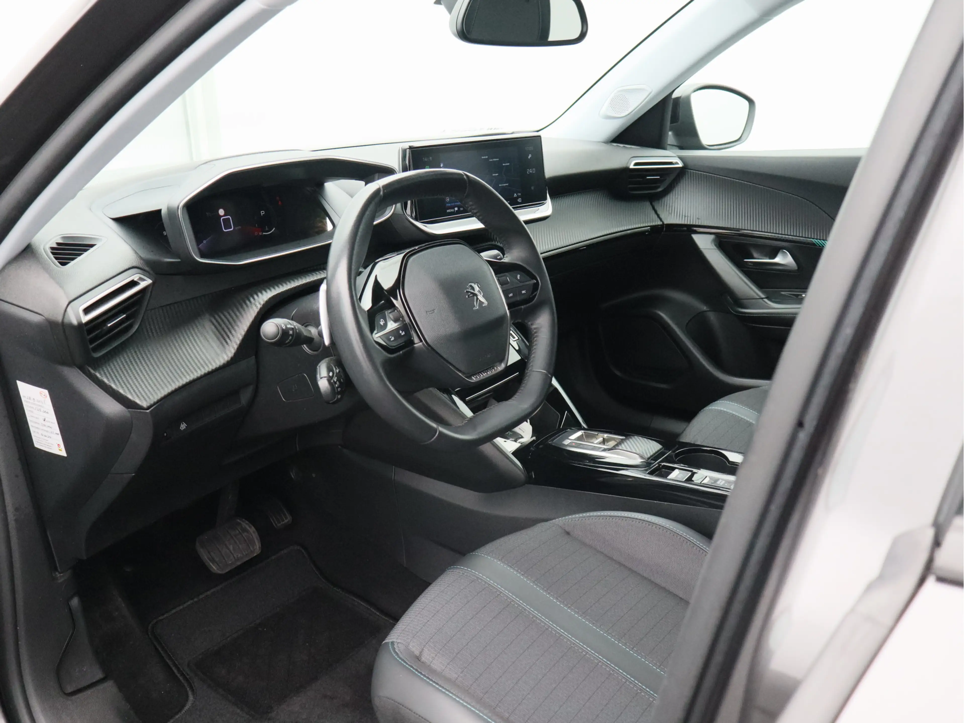 Peugeot 2008 1.2 PureTech Allure Pack/ automaat/ trekhaak! — photo 7