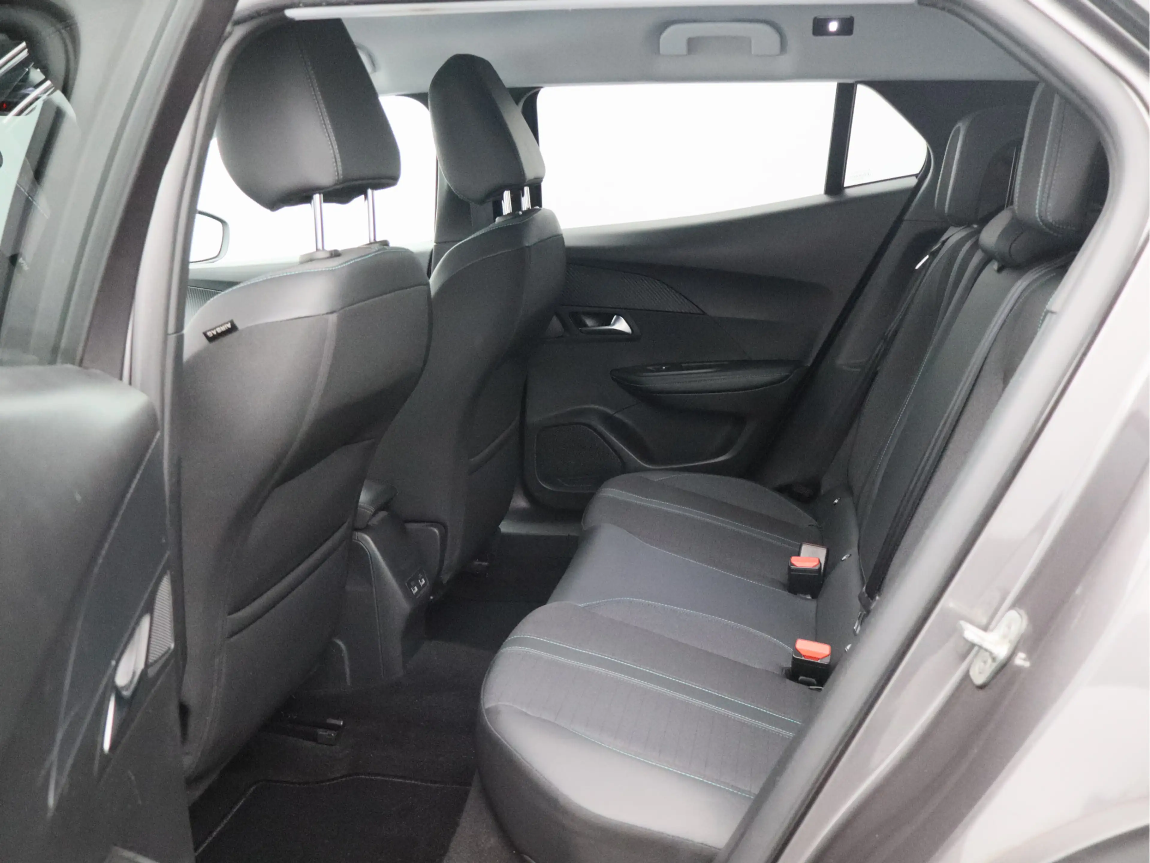Peugeot 2008 1.2 PureTech Allure Pack/ automaat/ trekhaak! — photo 13