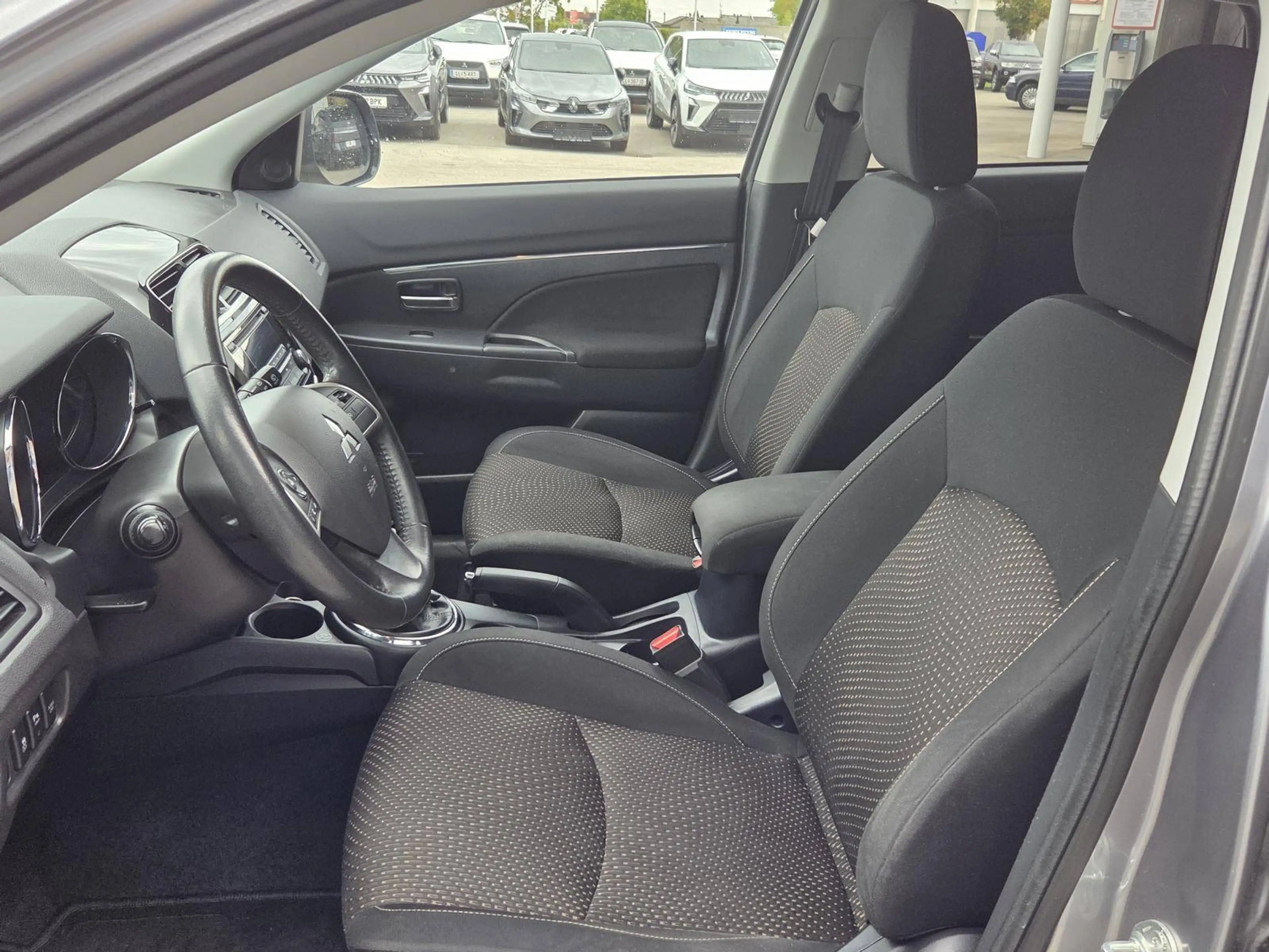 Mitsubishi ASX ASX 1,8 DI-D LP 4WD Invite Comfortline + AV — photo 6