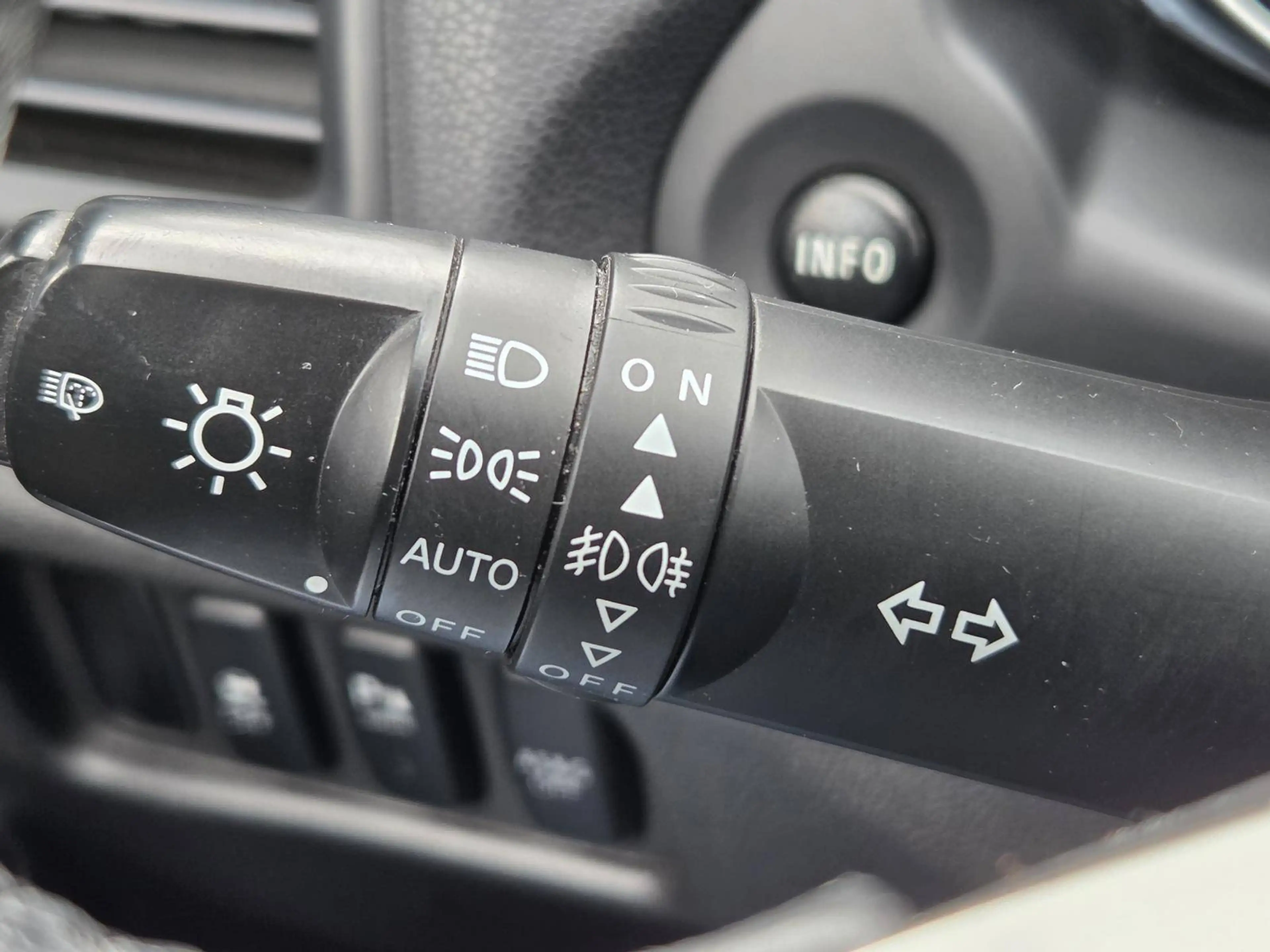 Mitsubishi ASX ASX 1,8 DI-D LP 4WD Invite Comfortline + AV — photo 11