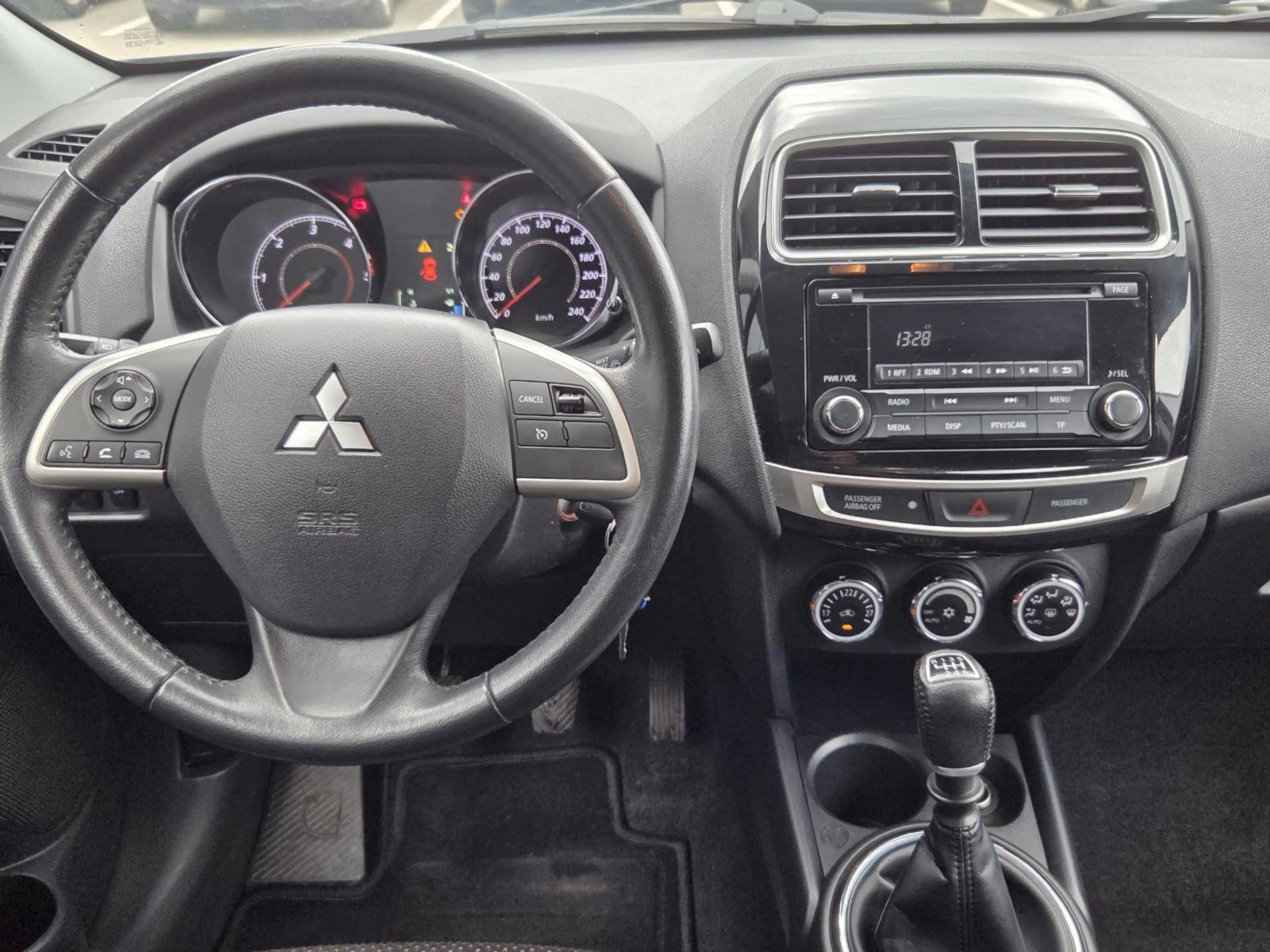 Mitsubishi ASX ASX 1,8 DI-D LP 4WD Invite Comfortline + AV — photo 13