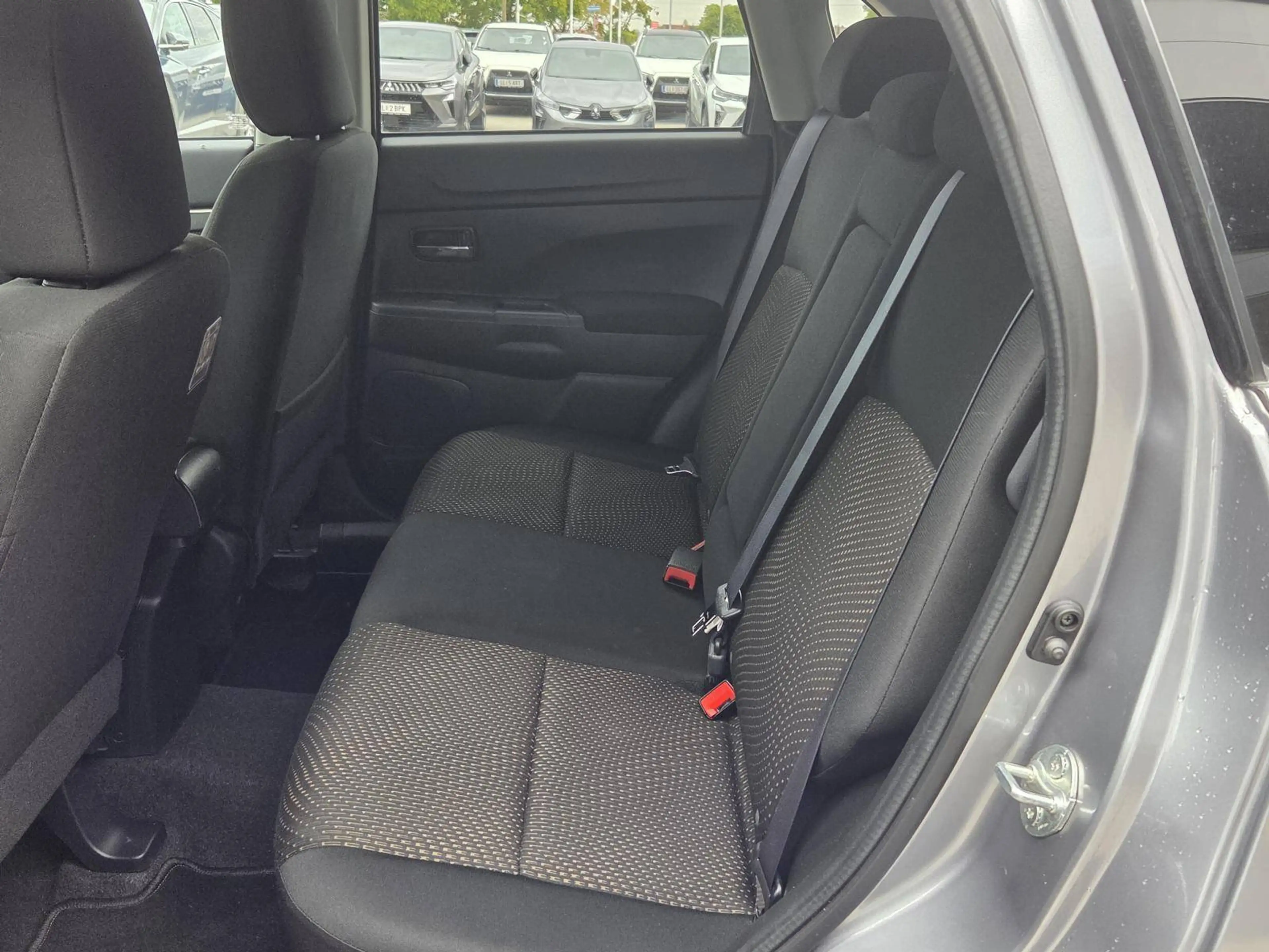 Mitsubishi ASX ASX 1,8 DI-D LP 4WD Invite Comfortline + AV — photo 7