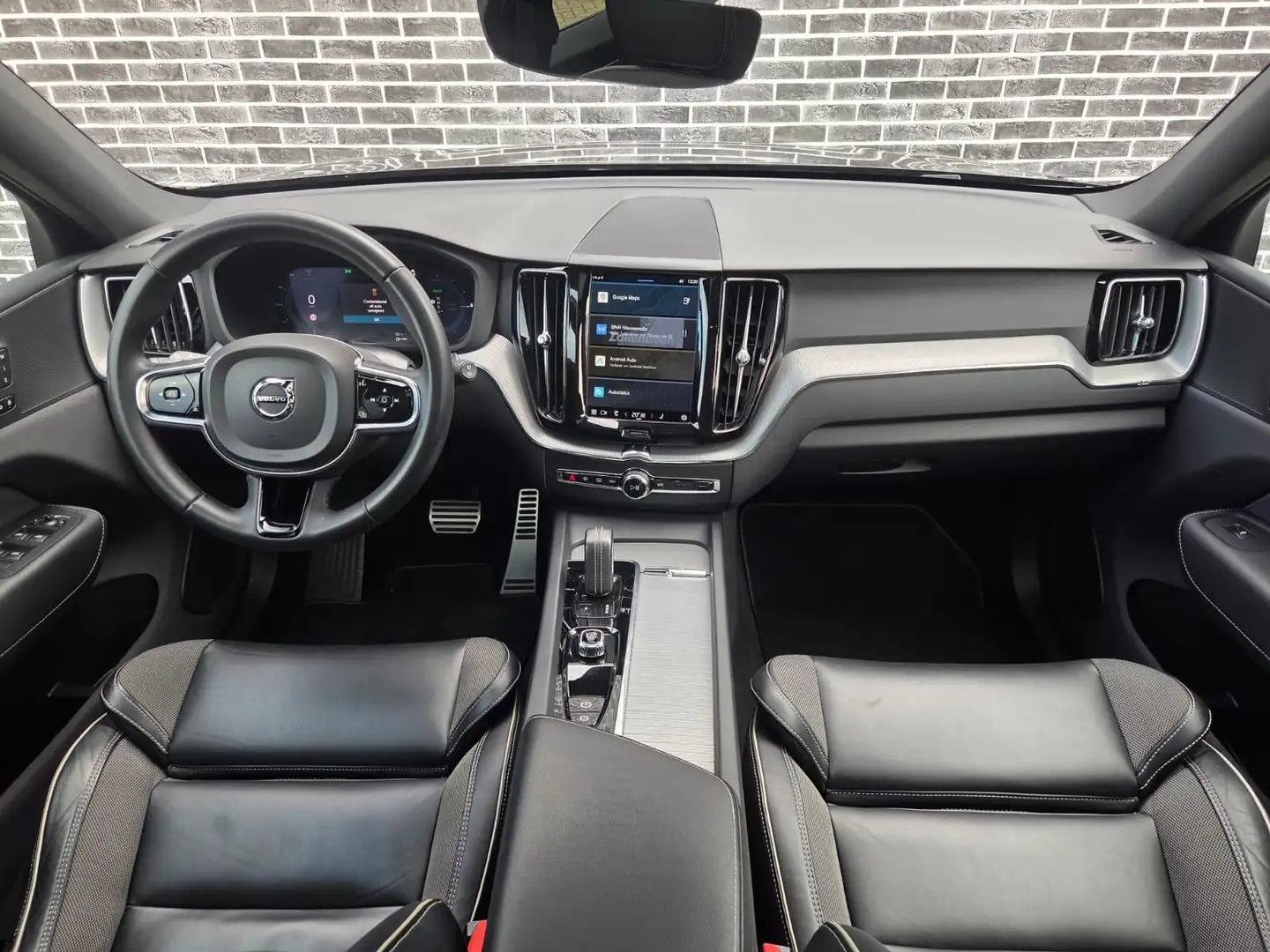 Volvo XC60 T6 Recharge AWD R-Design | Trekhaak | Adaptive Cru Grijs - 2