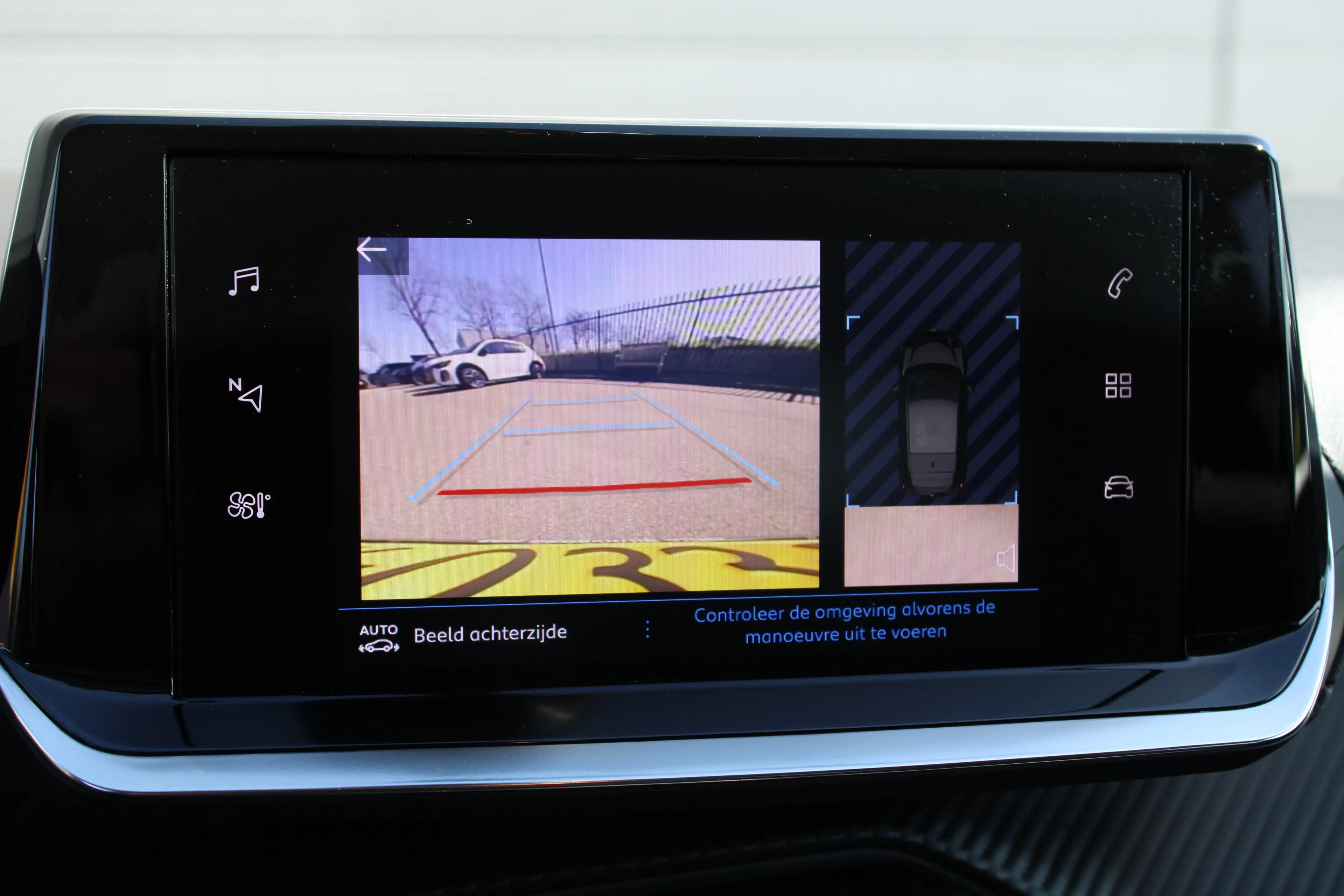 Peugeot 208 1.2 PureTech Allure Pack | Navi by app | Camera | — photo 11