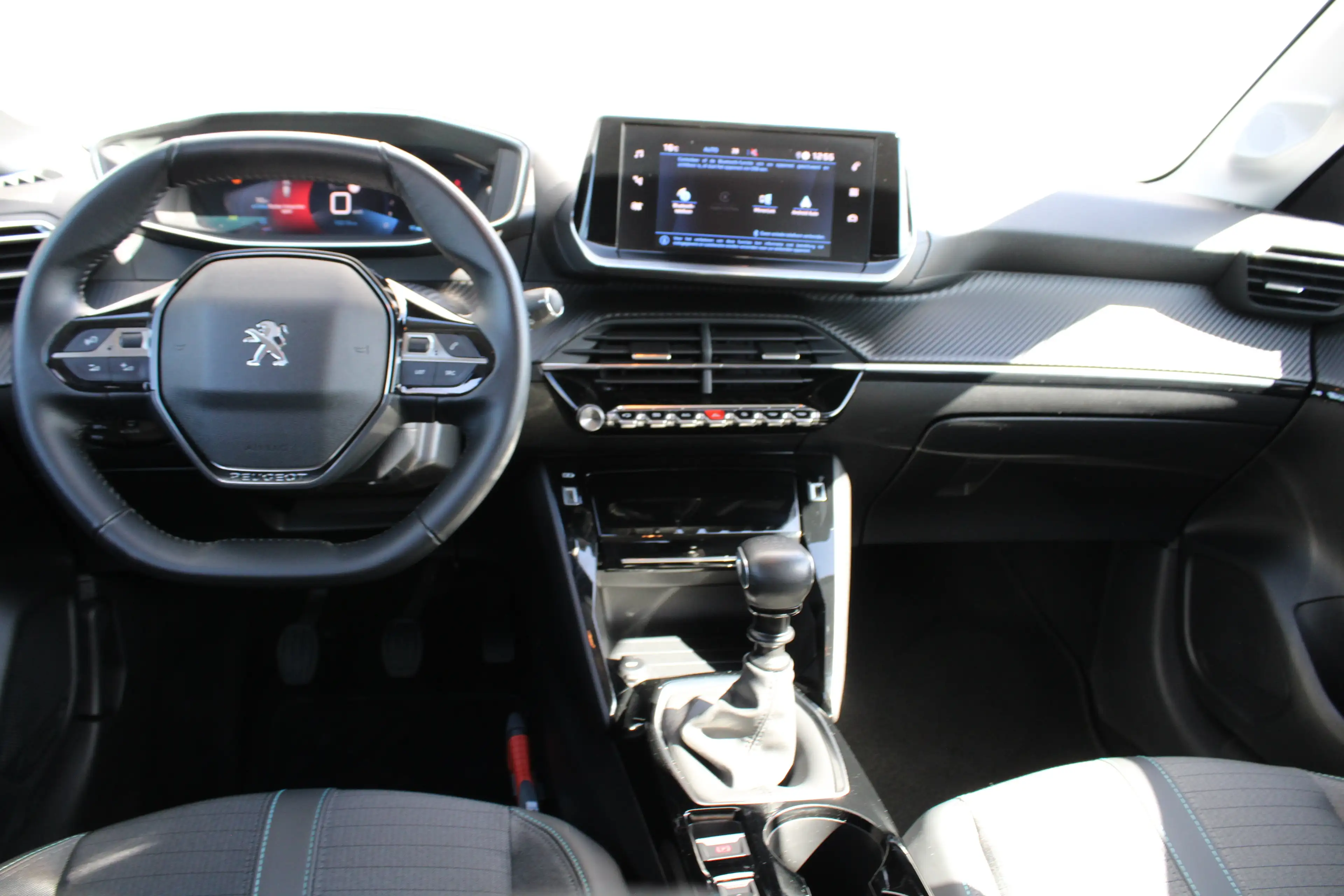 Peugeot 208 1.2 PureTech Allure Pack | Navi by app | Camera | — photo 19
