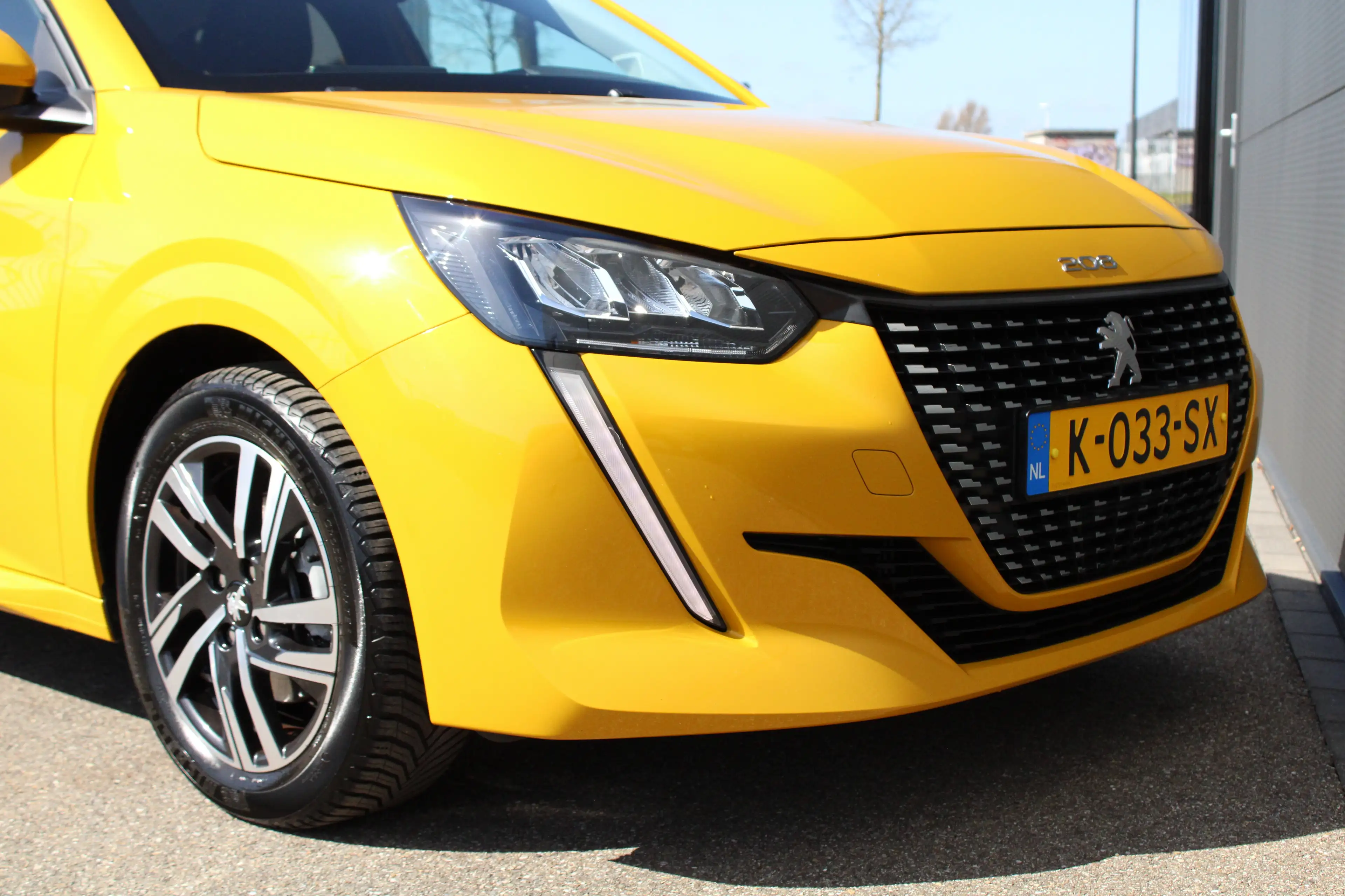 Peugeot 208 1.2 PureTech Allure Pack | Navi by app | Camera | — photo 18