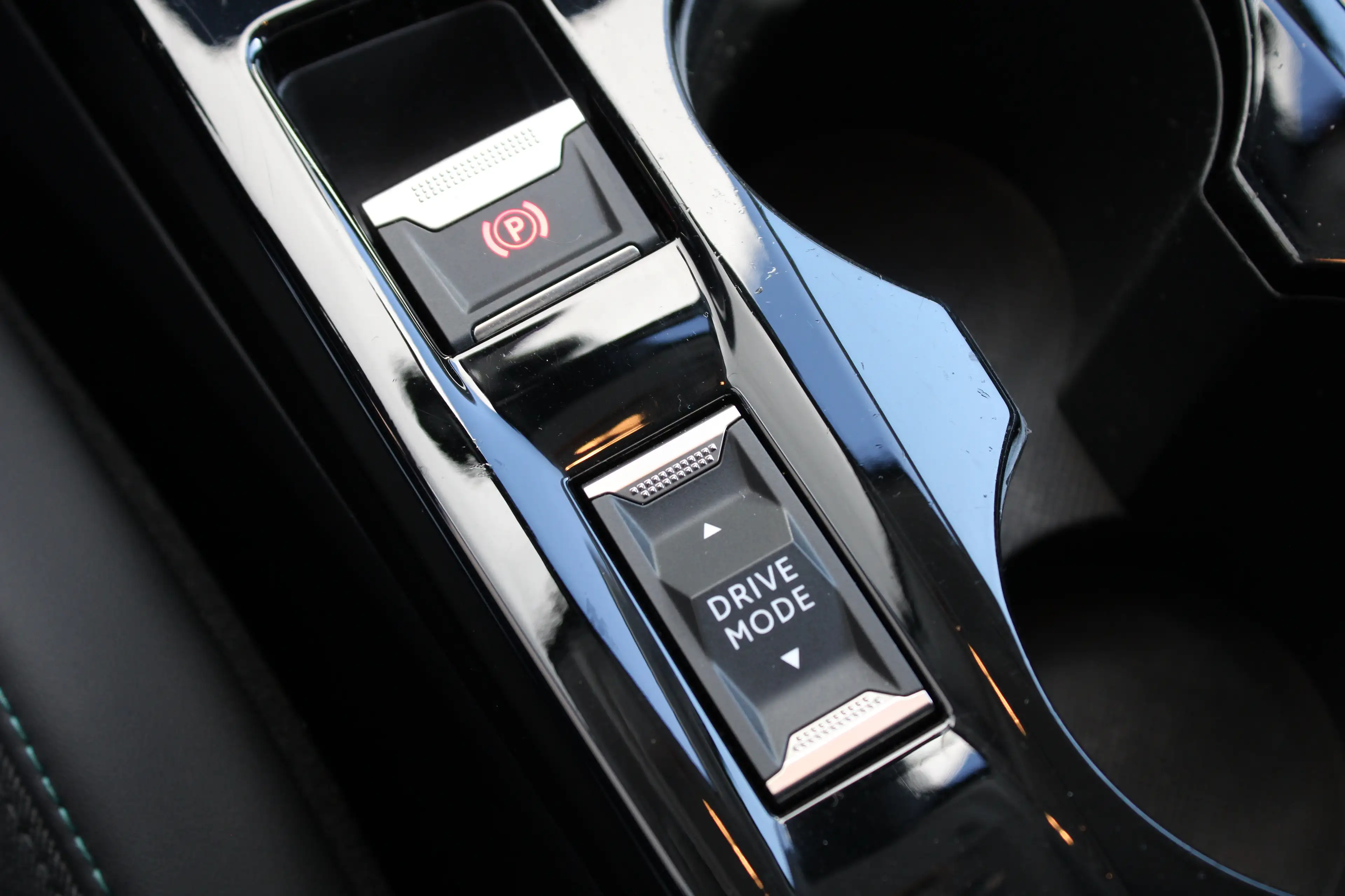 Peugeot 208 1.2 PureTech Allure Pack | Navi by app | Camera | — photo 20