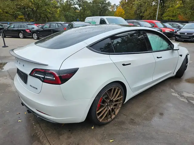 Tesla Model 3 Performance Dual AWD