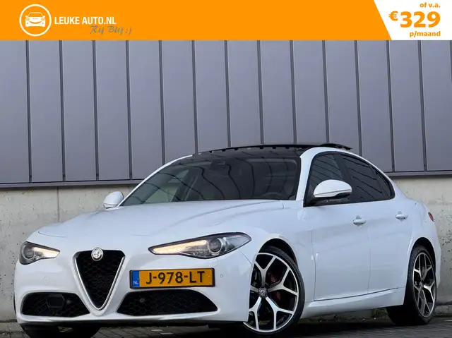 Alfa Romeo Giulia 2.0T 200PK Super Pano Leer Camera Apple-Carplay