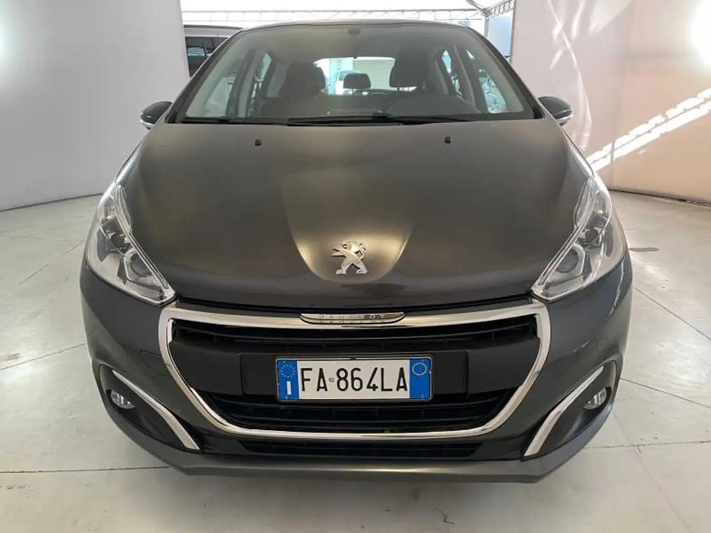 Peugeot 208 5 Porte 1.2 PureTech Allure Grigio - 2