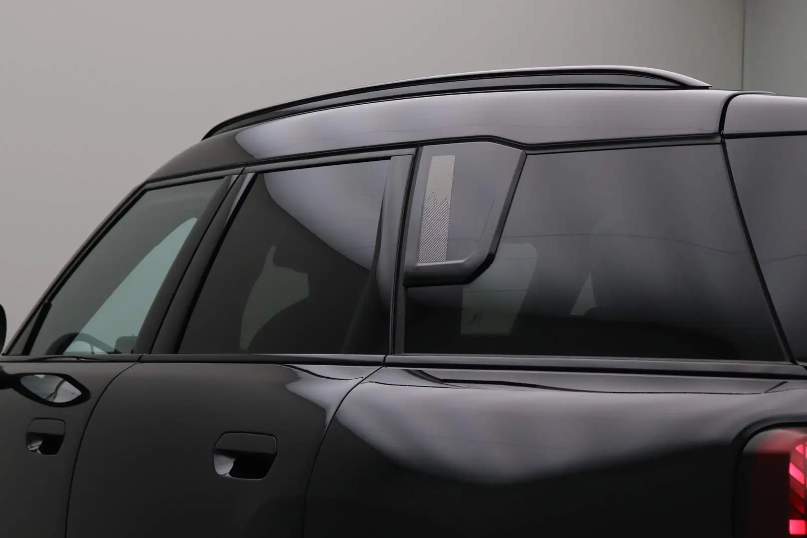 MINI Countryman E Mini Favoured M 66.5 kWh | Comfort Access | Head-U Noir - 2
