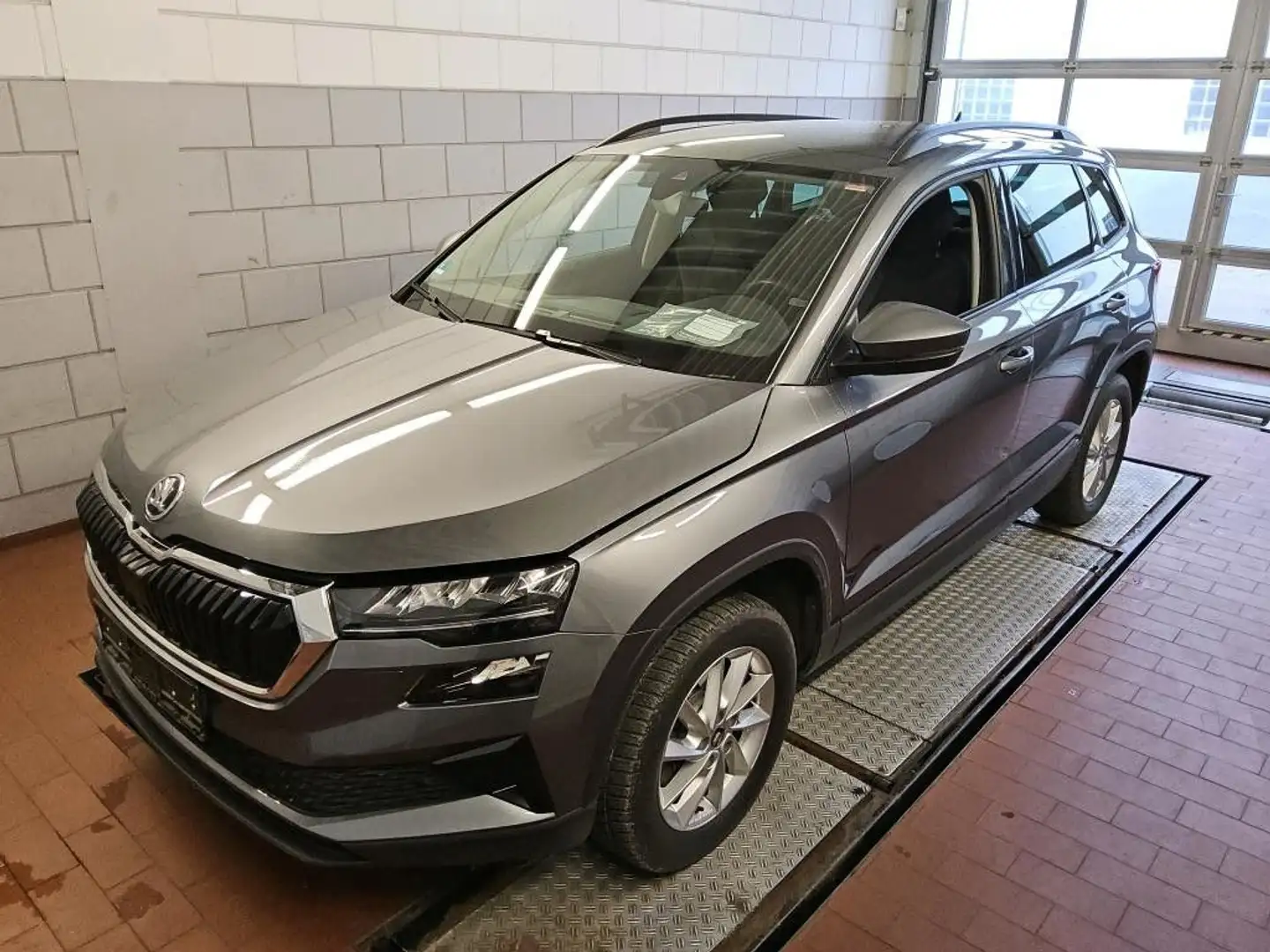 Skoda Karoq KAROQ STY TD110/2.0A7A Grau - 2