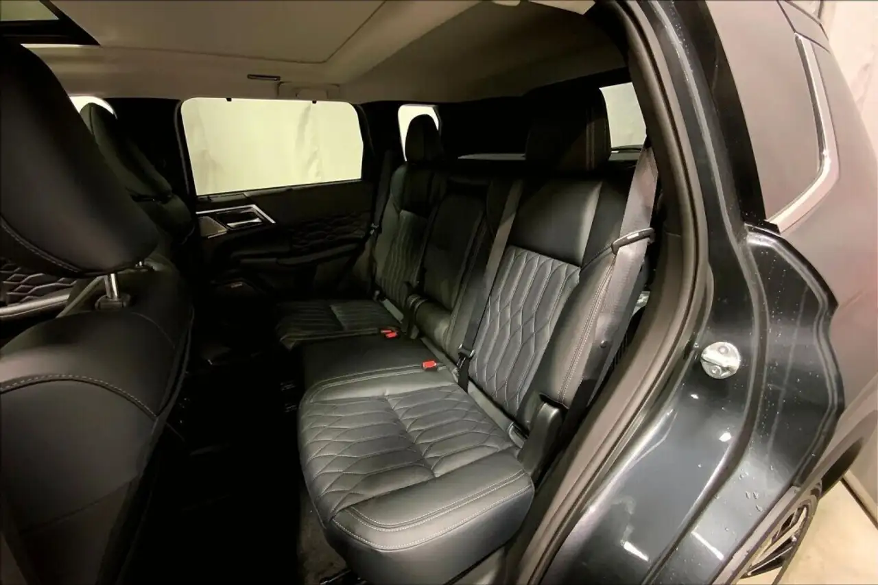 Mitsubishi Outlander снимка Mitsubishi Outlander