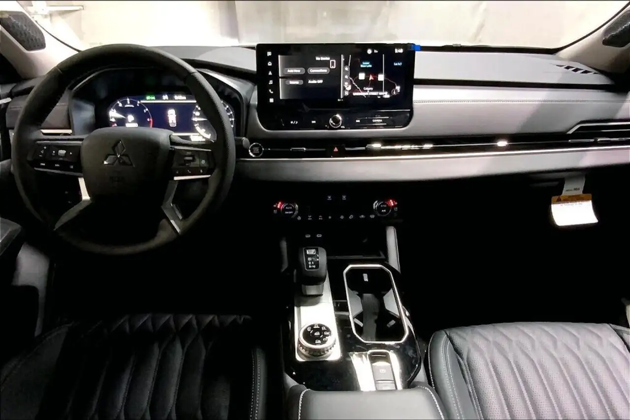 Mitsubishi Outlander снимка Mitsubishi Outlander