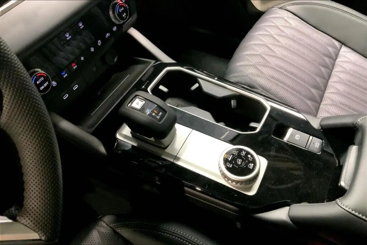 Mitsubishi Outlander снимка Mitsubishi Outlander