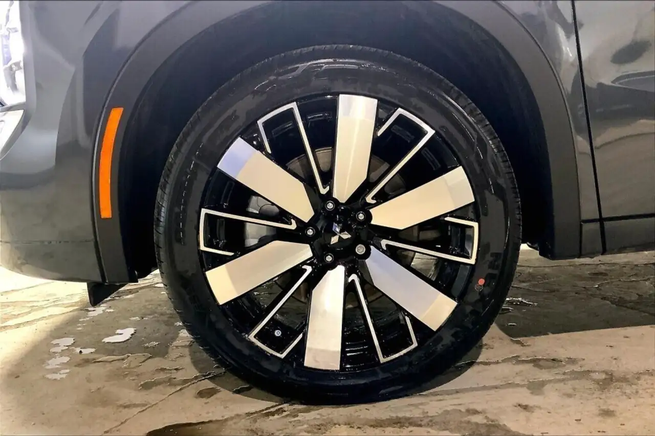Mitsubishi Outlander снимка Mitsubishi Outlander