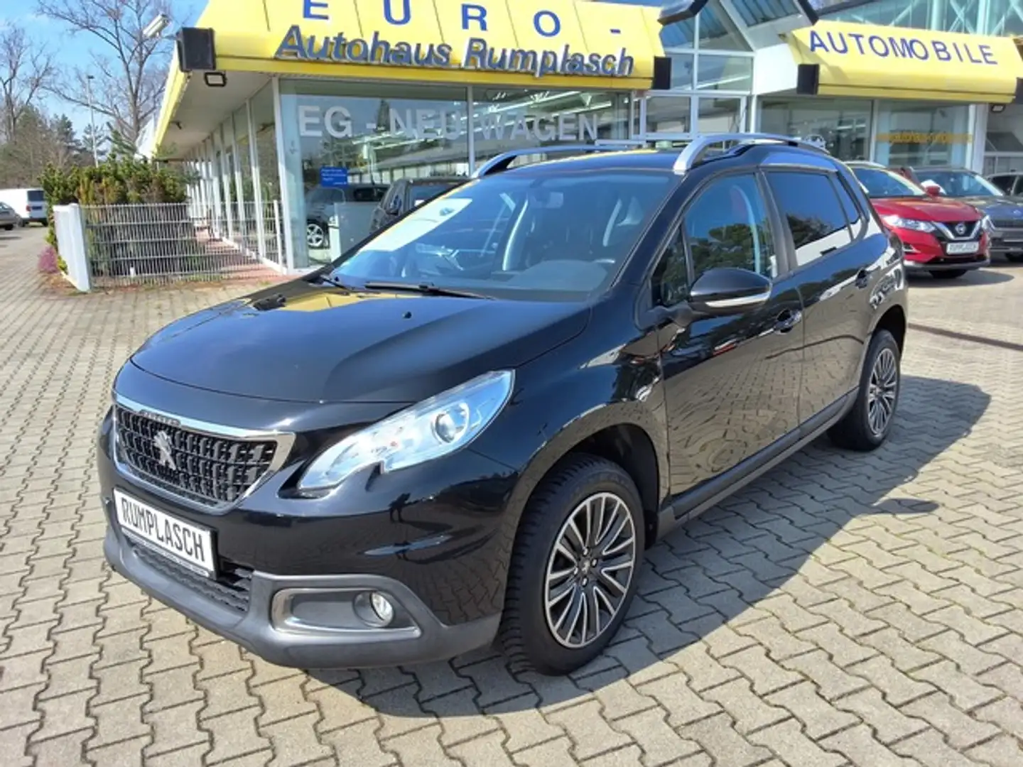 Peugeot 2008 1.2 Pure Tec Allure Klimaauto Einparkhilfe Kamera Schwarz - 1
