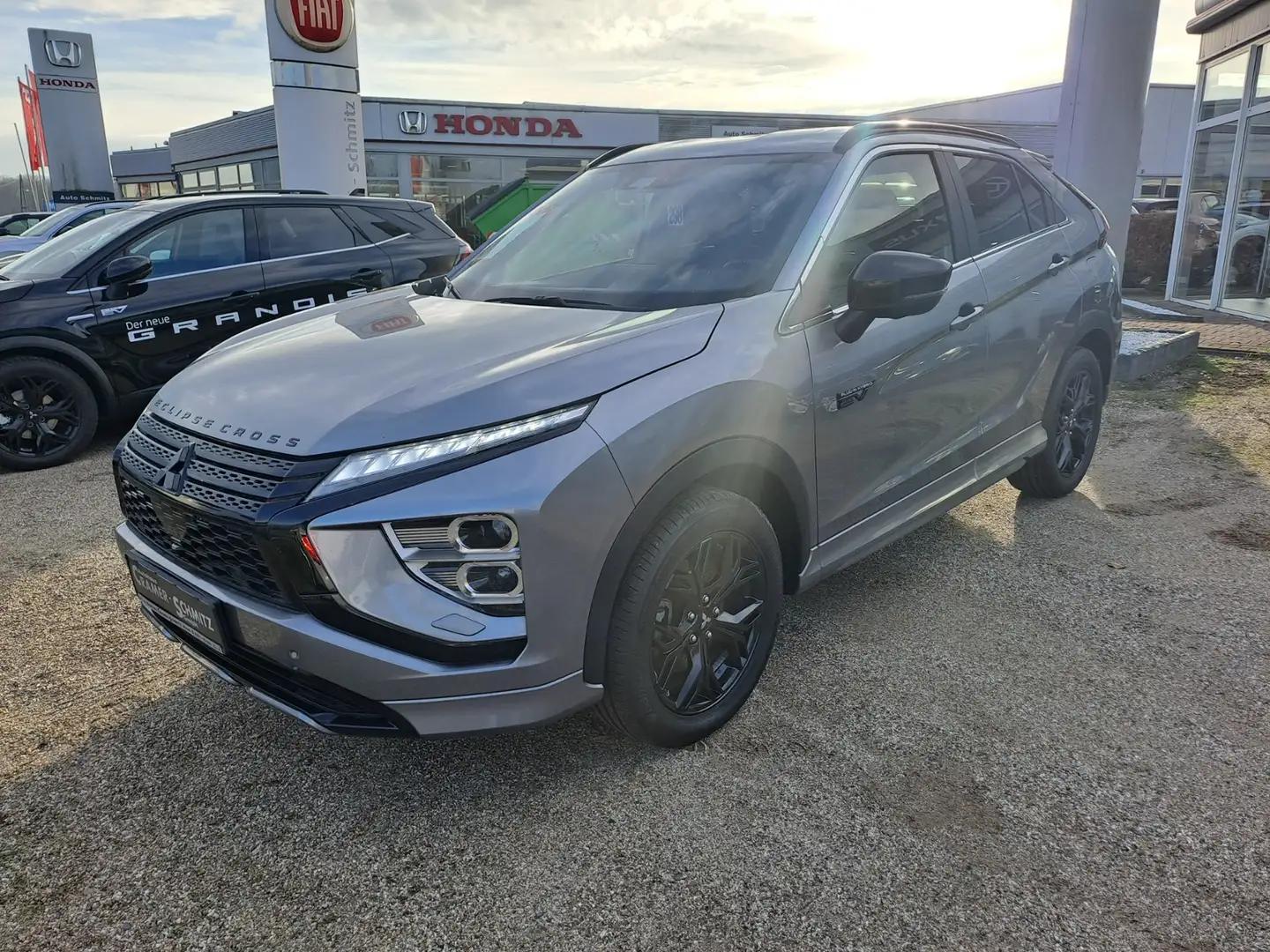 Mitsubishi Eclipse Cross Plus Select Black Hybrid 4WD Gris - 2