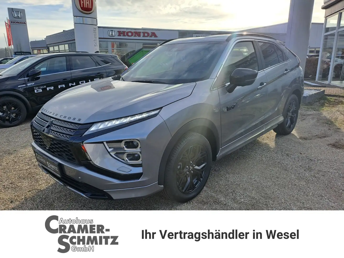 Mitsubishi Eclipse Cross Plus Select Black Hybrid 4WD Gris - 1