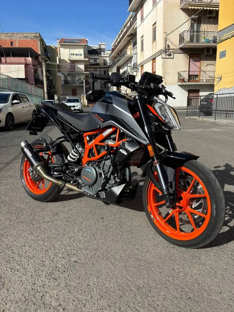 KTM 390 Duke Šedá - 1