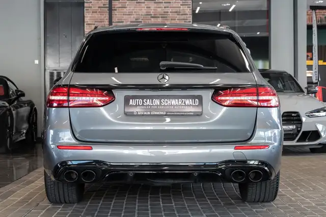 Mercedes-Benz E Class view 9