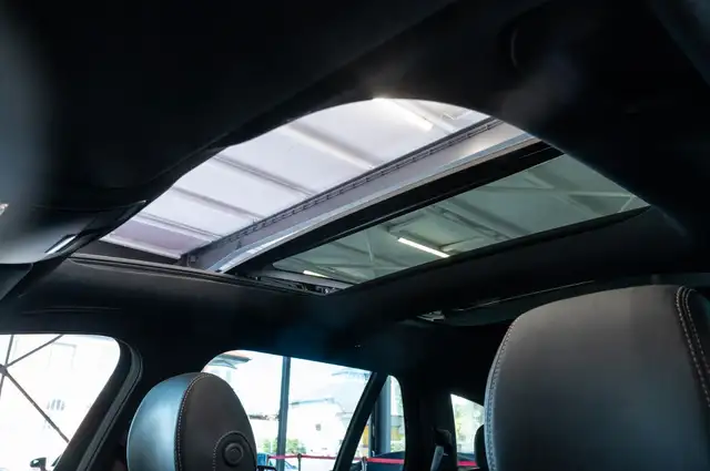 Mercedes-Benz E Class view 15