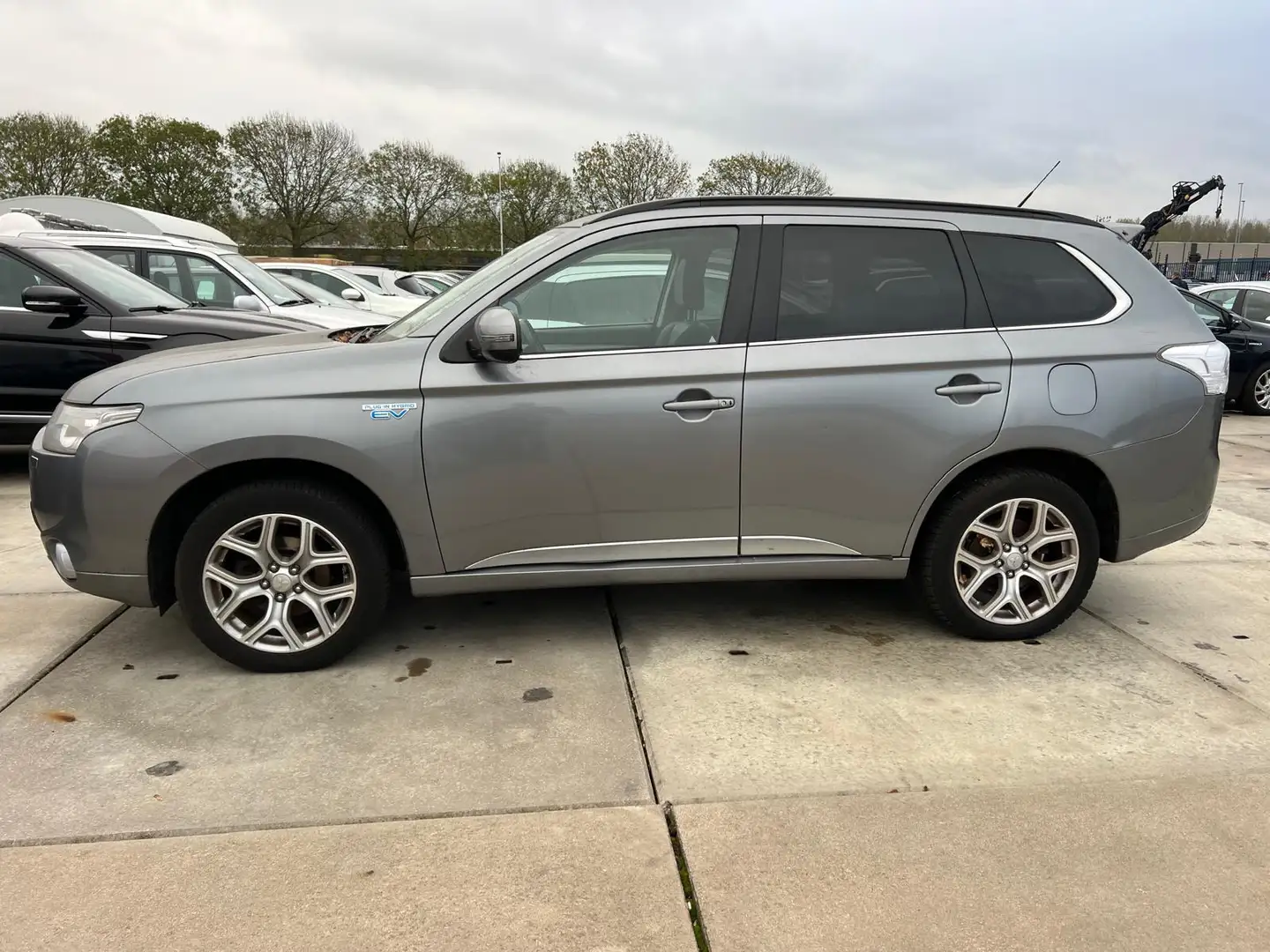 Mitsubishi Outlander 2013 * 2.0 PHEV Instyle+ * AUTOMAAT * VOLLEDER * E Gris - 2