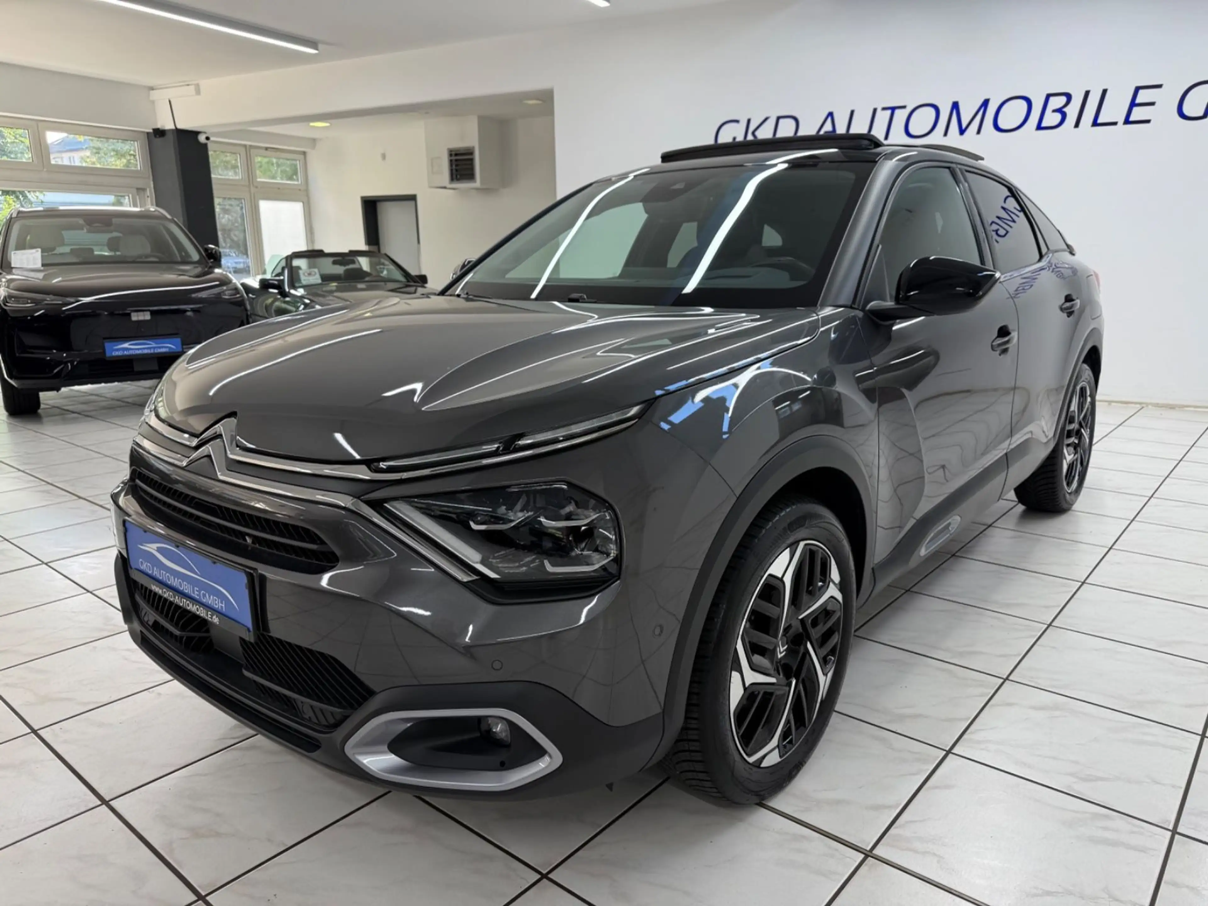 Citroen C4 Shine*Pano*HUD*Navi*Sitzhzg.*Carplay*Kamera — photo 5