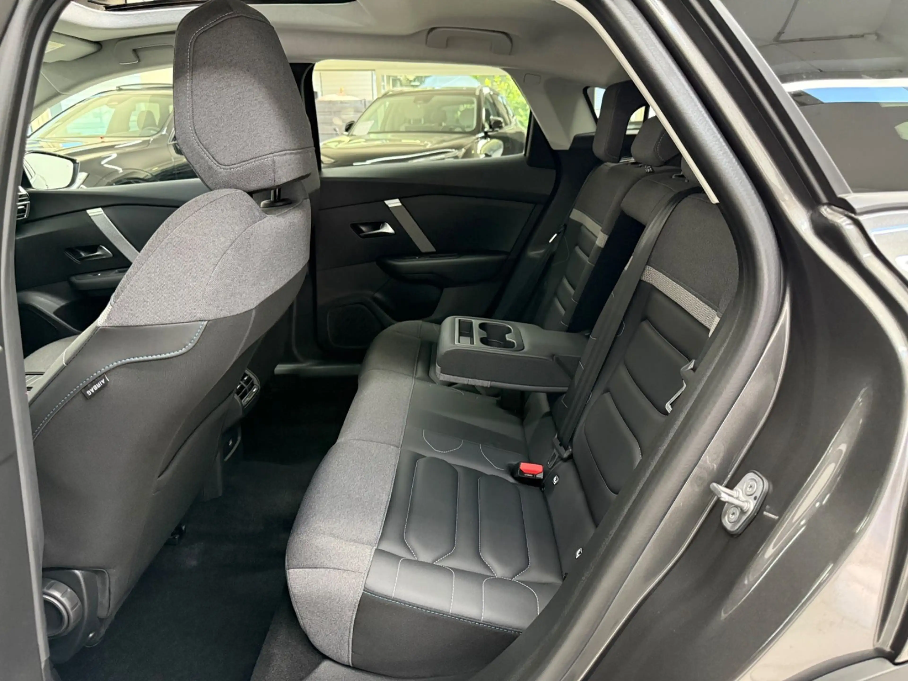 Citroen C4 Shine*Pano*HUD*Navi*Sitzhzg.*Carplay*Kamera — photo 14