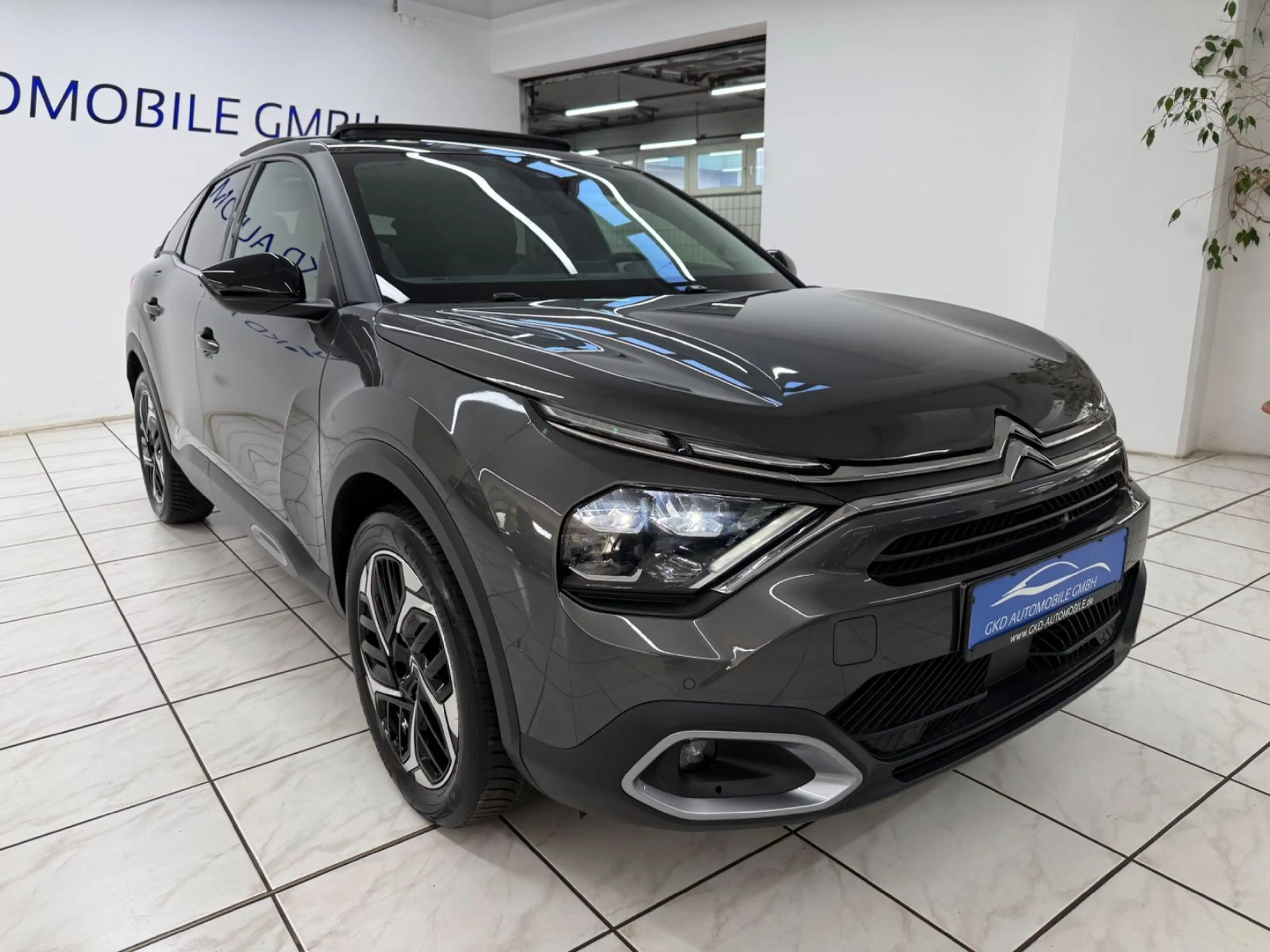 Citroen C4 Shine*Pano*HUD*Navi*Sitzhzg.*Carplay*Kamera — photo 4