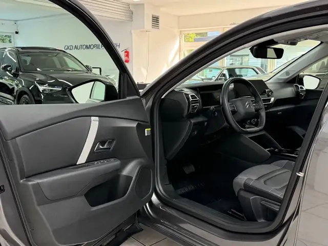 Citroen C4 view 6