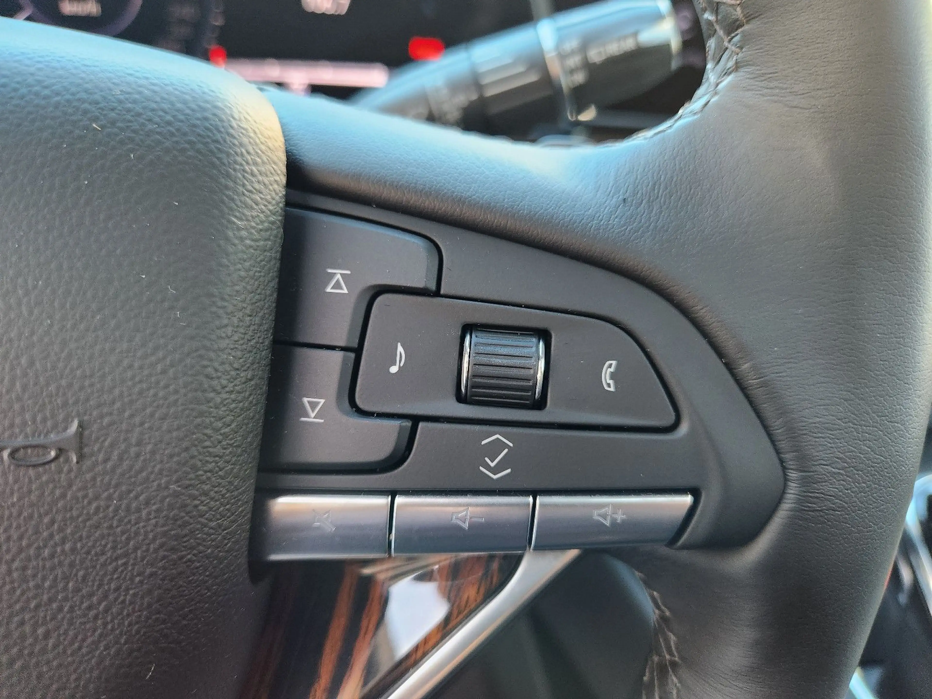 Cadillac Escalade PREMIUM LUXURY 6.2 7-Sitzer Pano CarPl. — photo 19