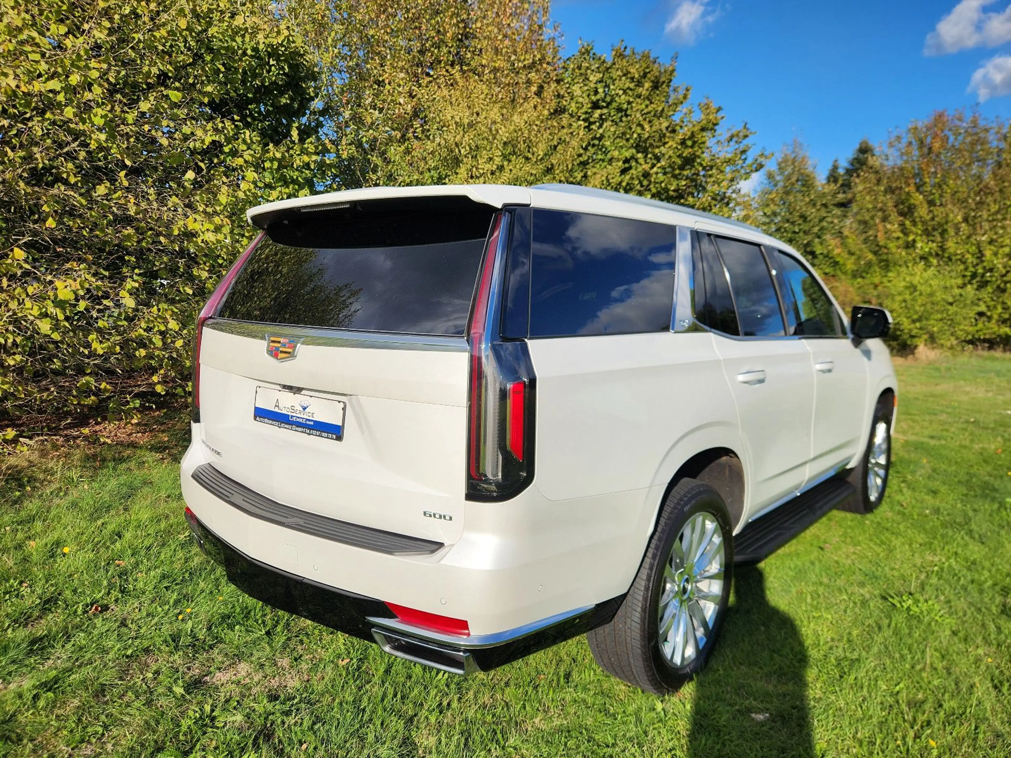 Cadillac Escalade PREMIUM LUXURY 6.2 7-Sitzer Pano CarPl. — photo 4