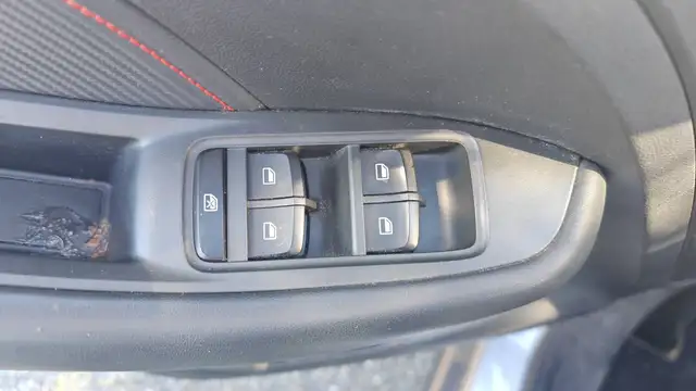 MG ZS view 13