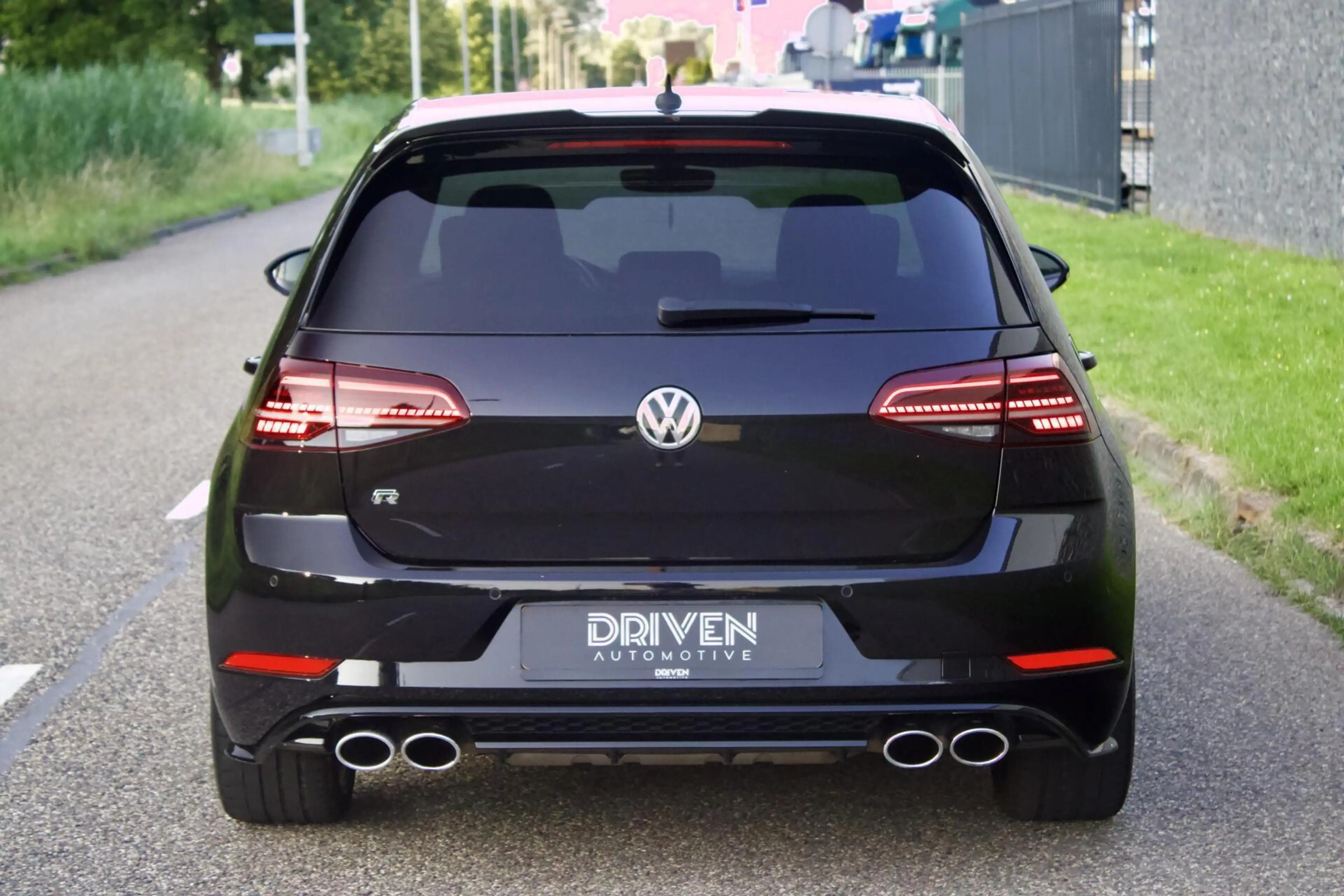 Volkswagen Golf R 7.5R 2.0 TSI | Virtual - DCC - Pretoria — photo 9
