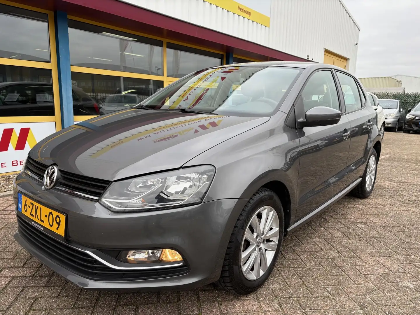 Volkswagen Polo 1.0 Comfortline AIRCO APK T/M 22-1-27 Gris - 1