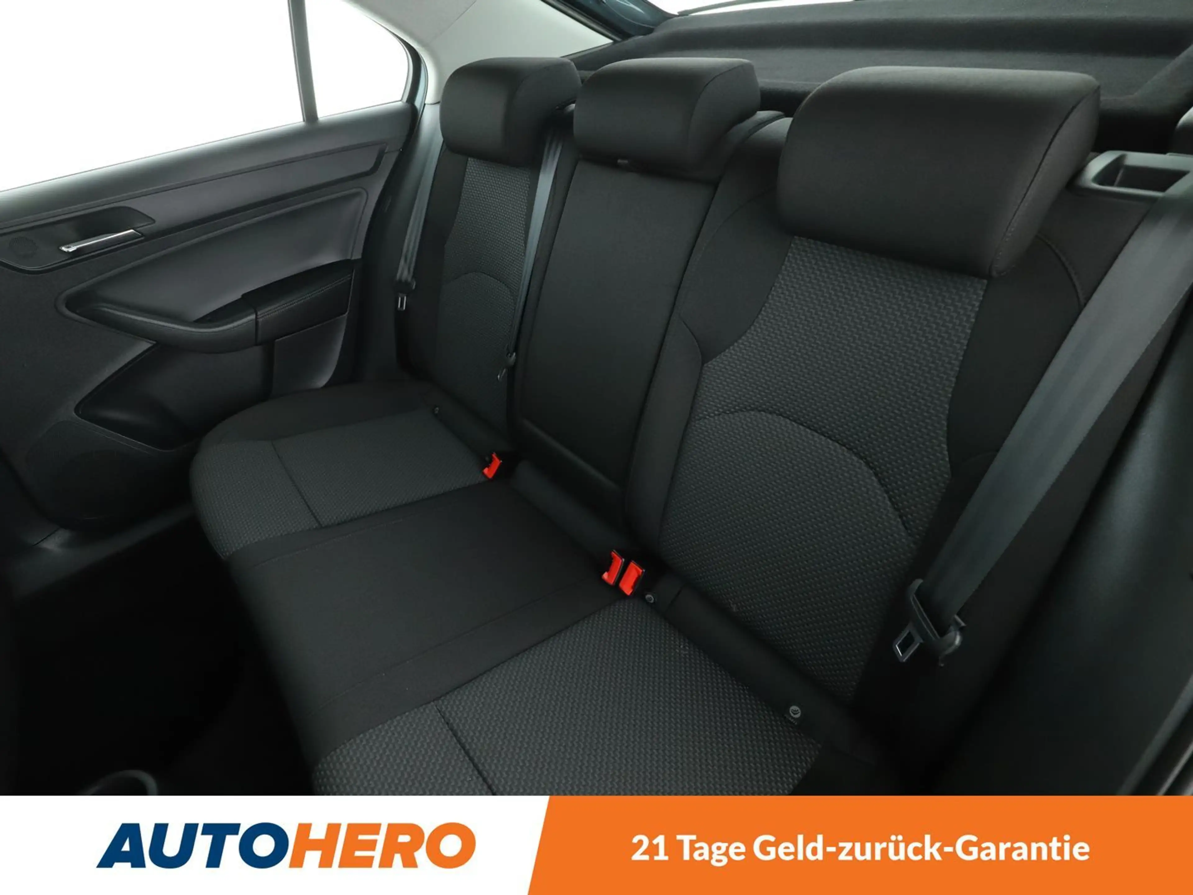 SEAT Toledo 1.4 TSI Style Aut.*NAVI*PDC*SHZ*TEMPO*ALU* — photo 14